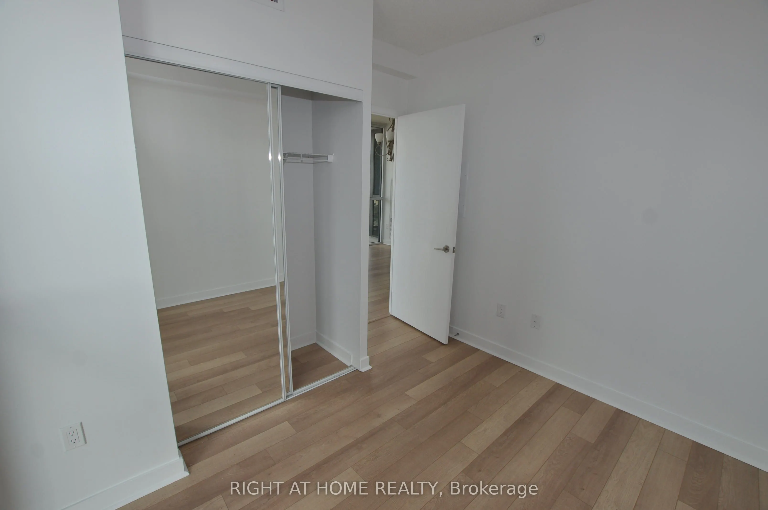 3975 GRAND PARK Drive, #909