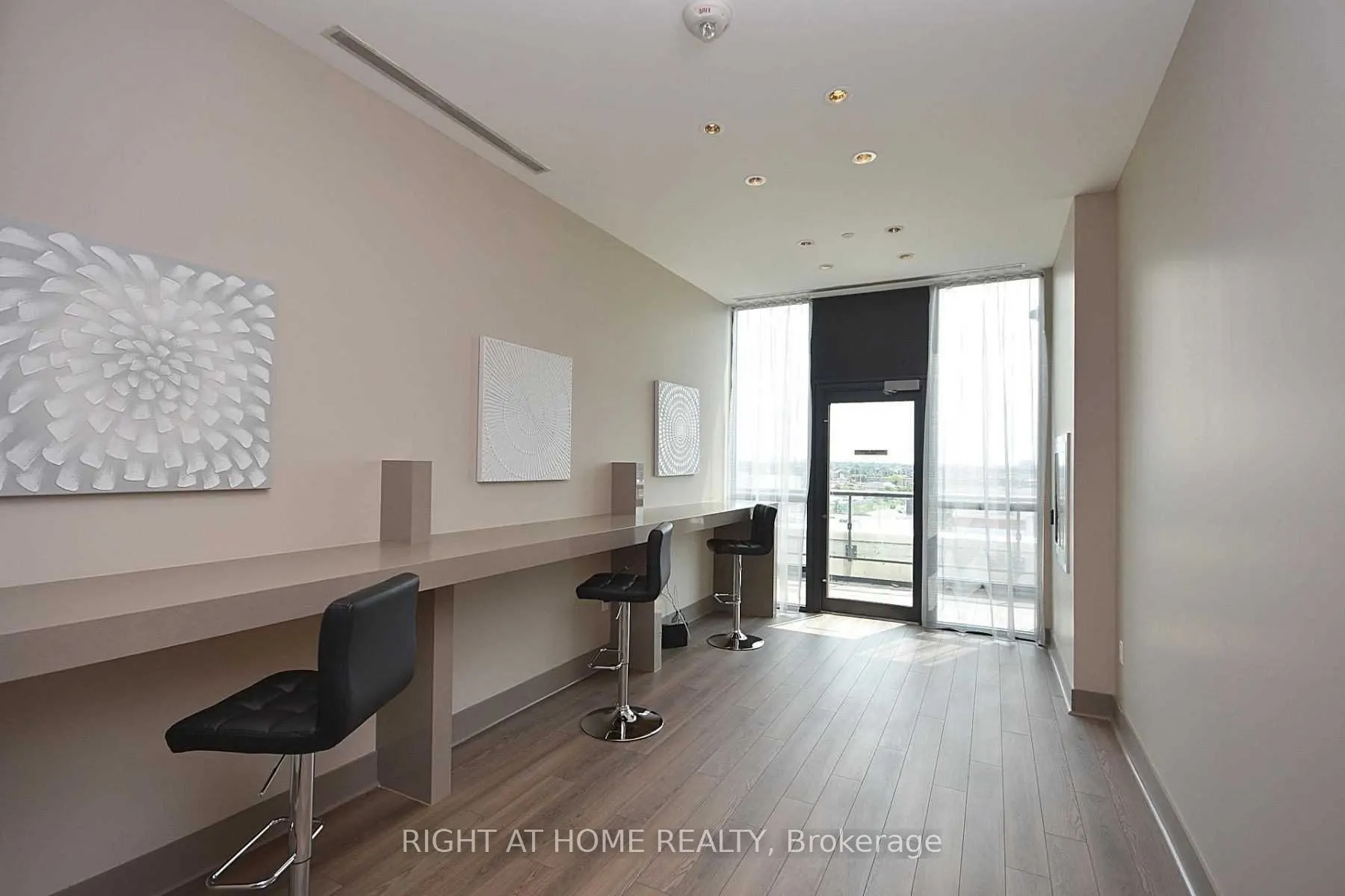 3975 GRAND PARK Drive, #909