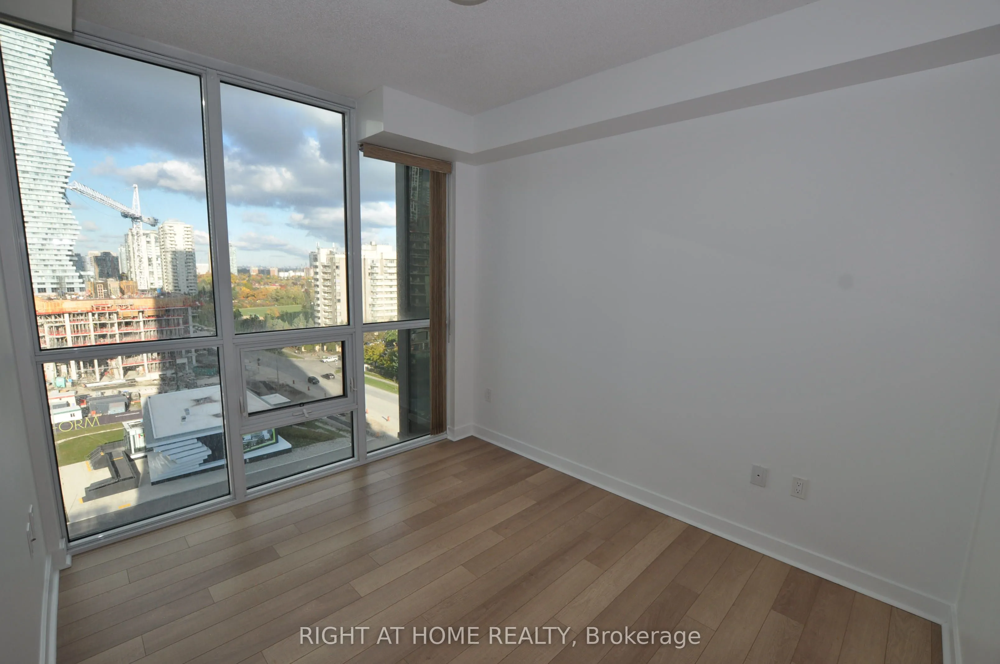 3975 GRAND PARK Drive, #909