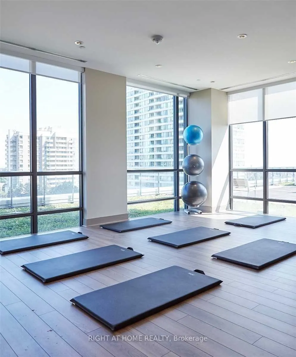 3975 GRAND PARK Drive, #909