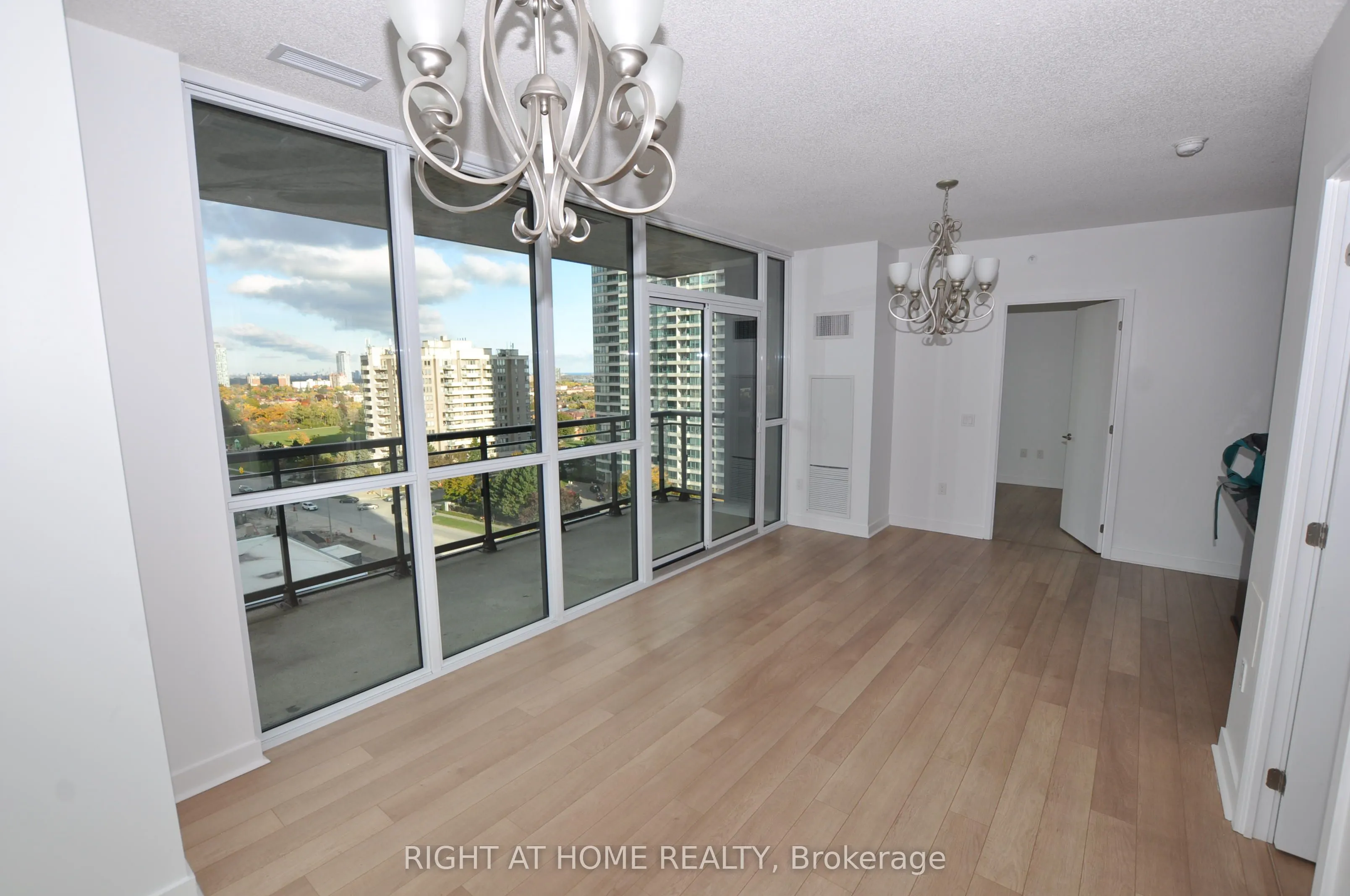 3975 GRAND PARK Drive, #909