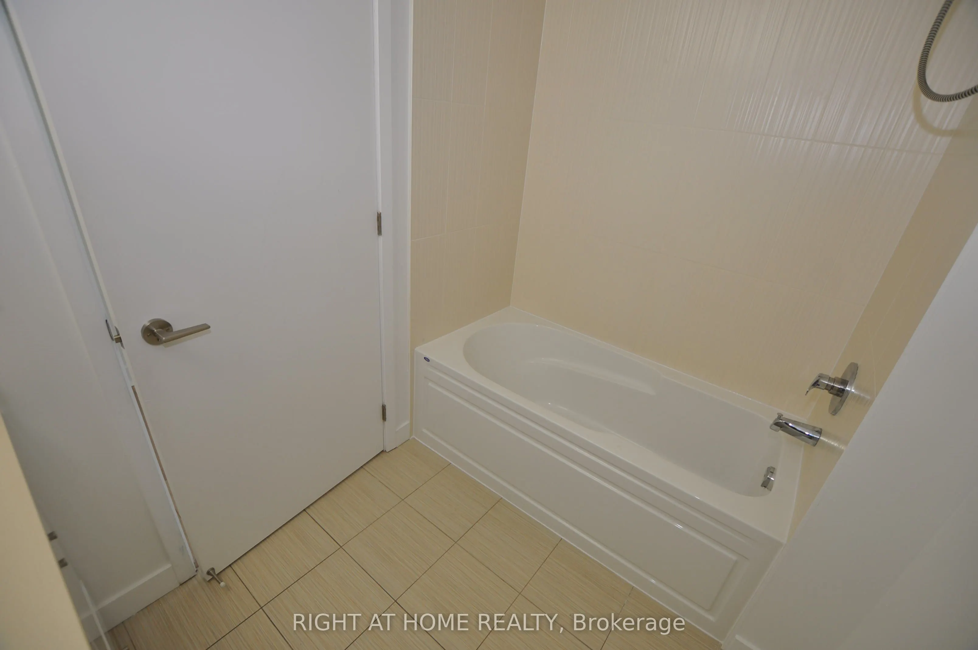 3975 GRAND PARK Drive, #909