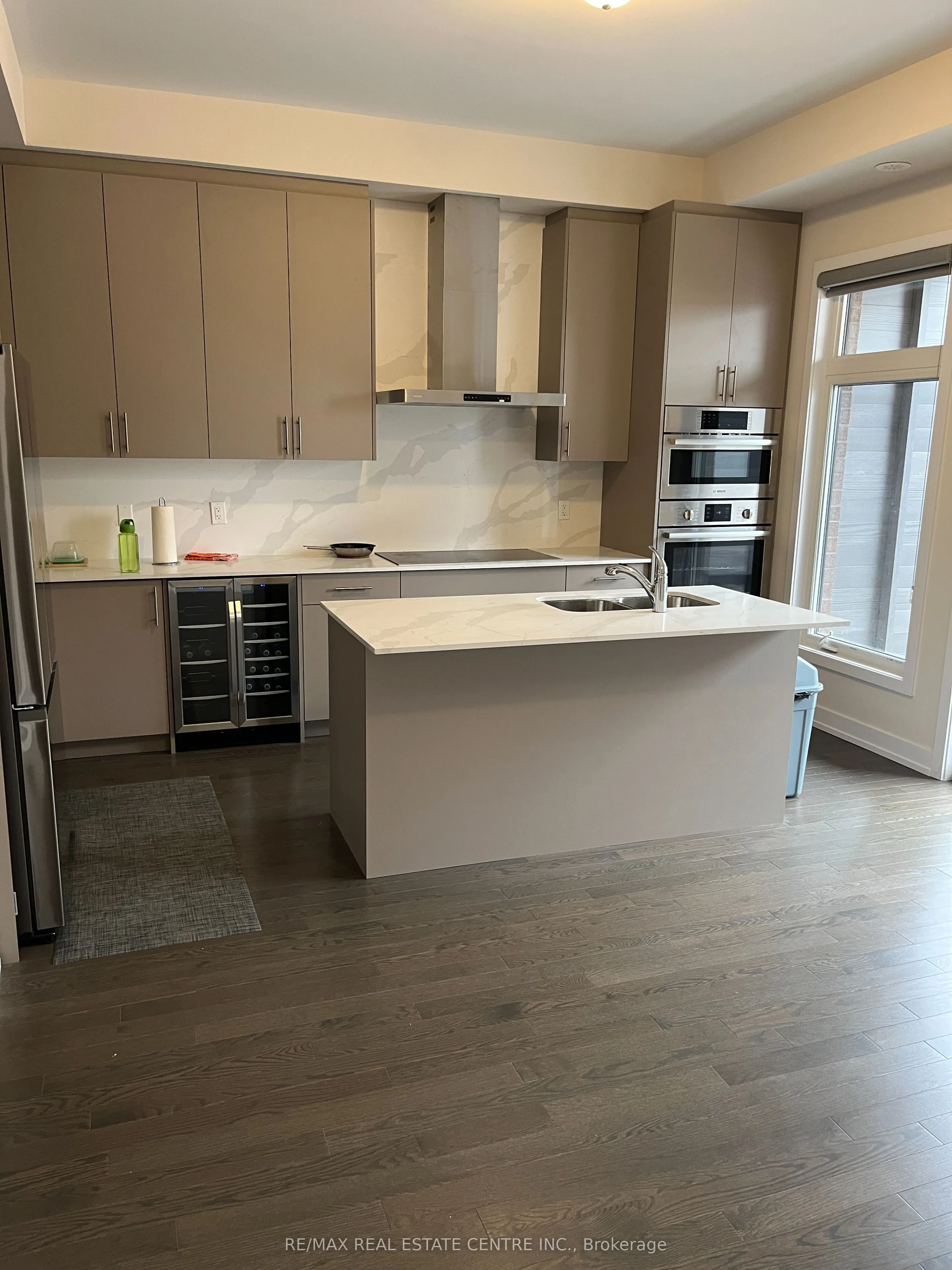 3112 Meadowridge Drive