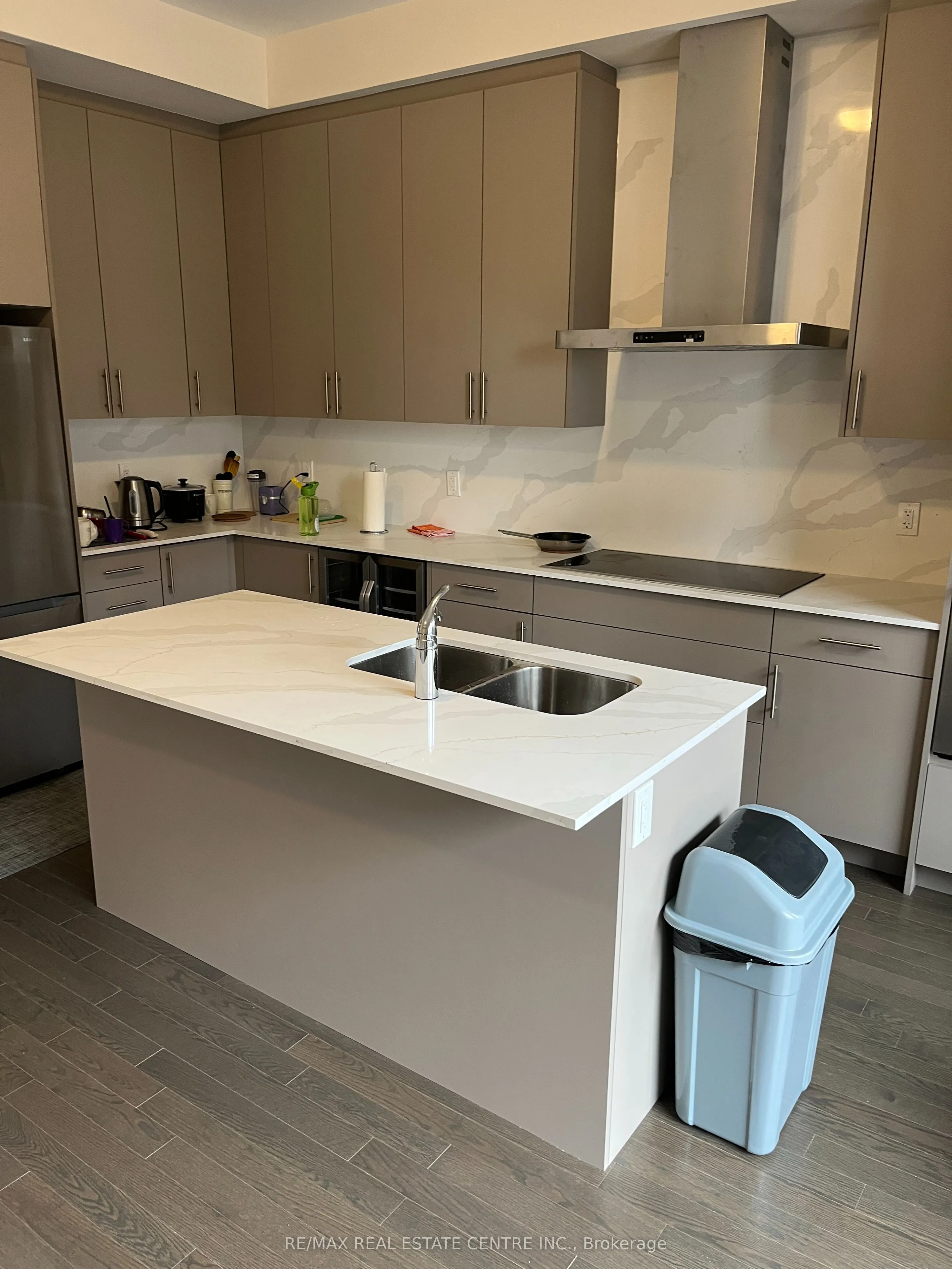 3112 Meadowridge Drive