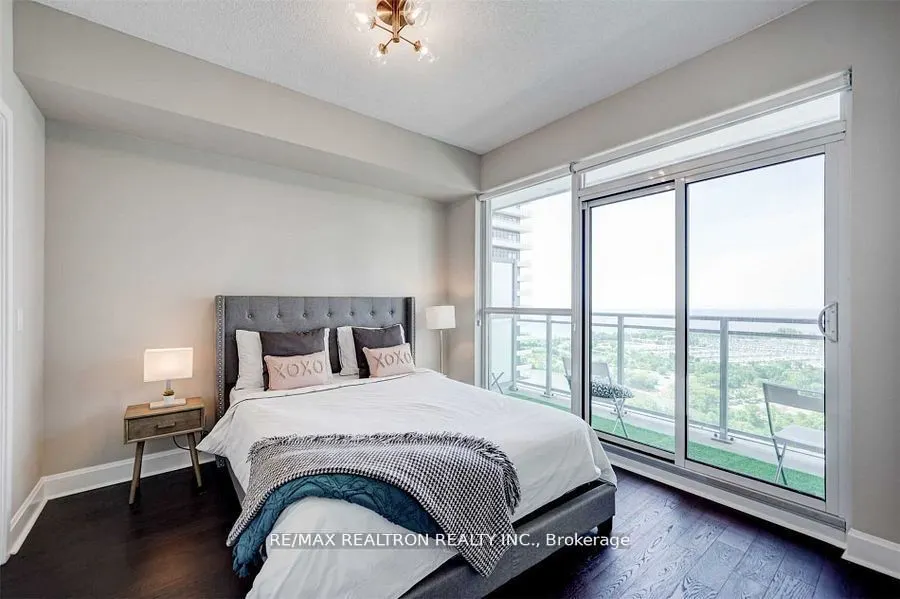 33 Shore Breeze Drive, #2501