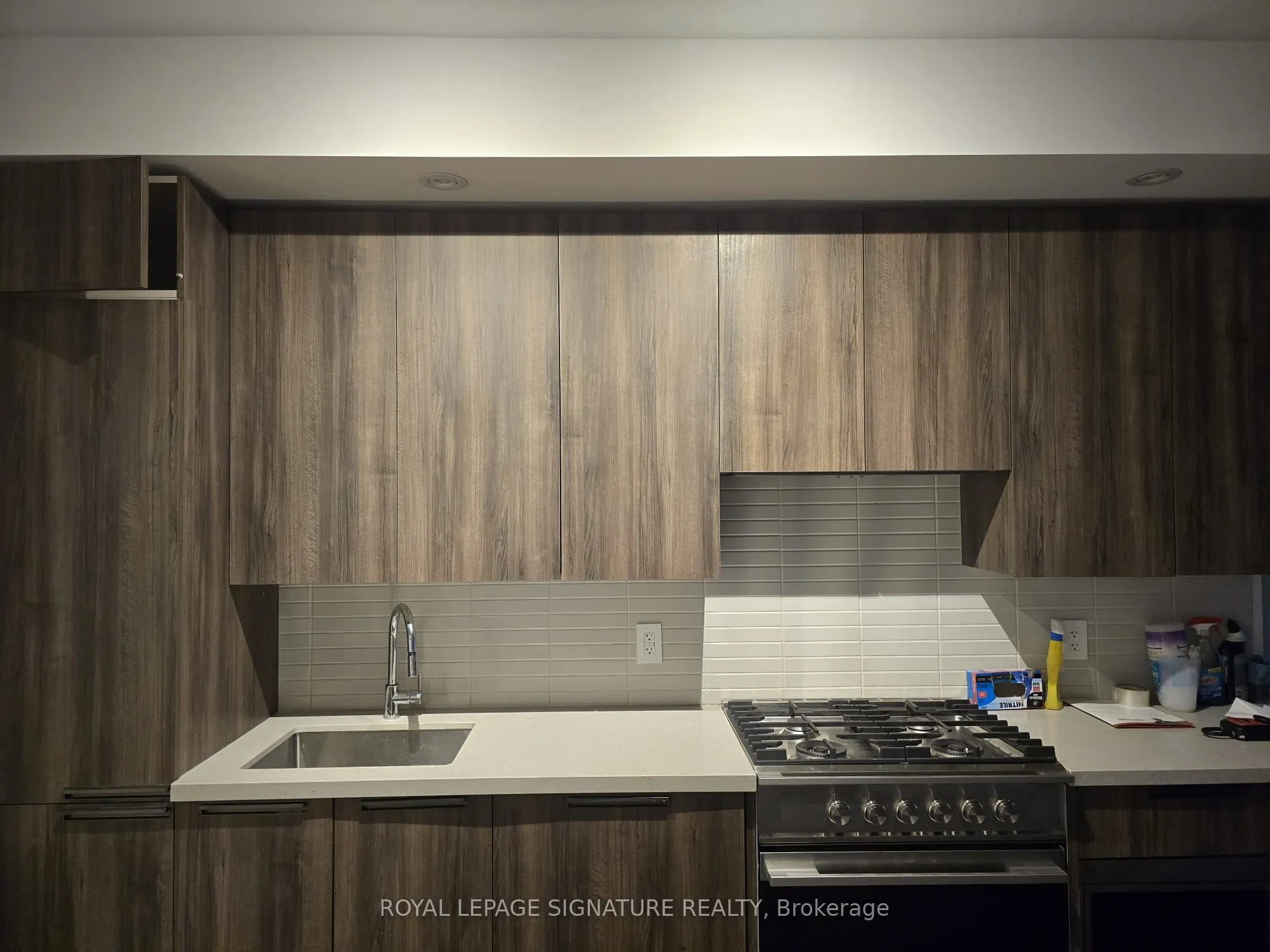 160 Kingsway Crescent, #607