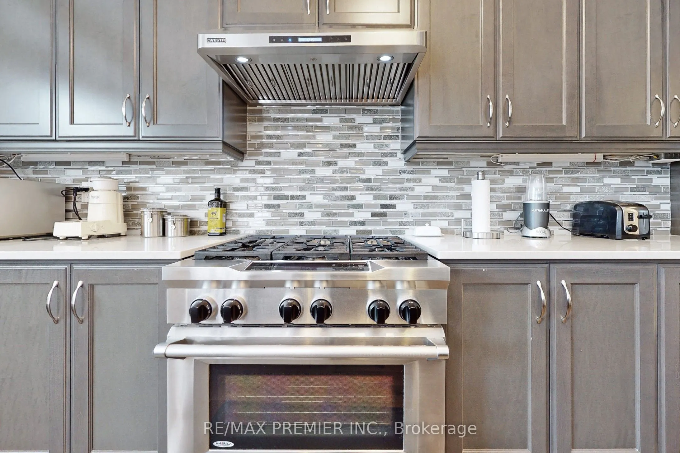 140 Magnolia Crescent