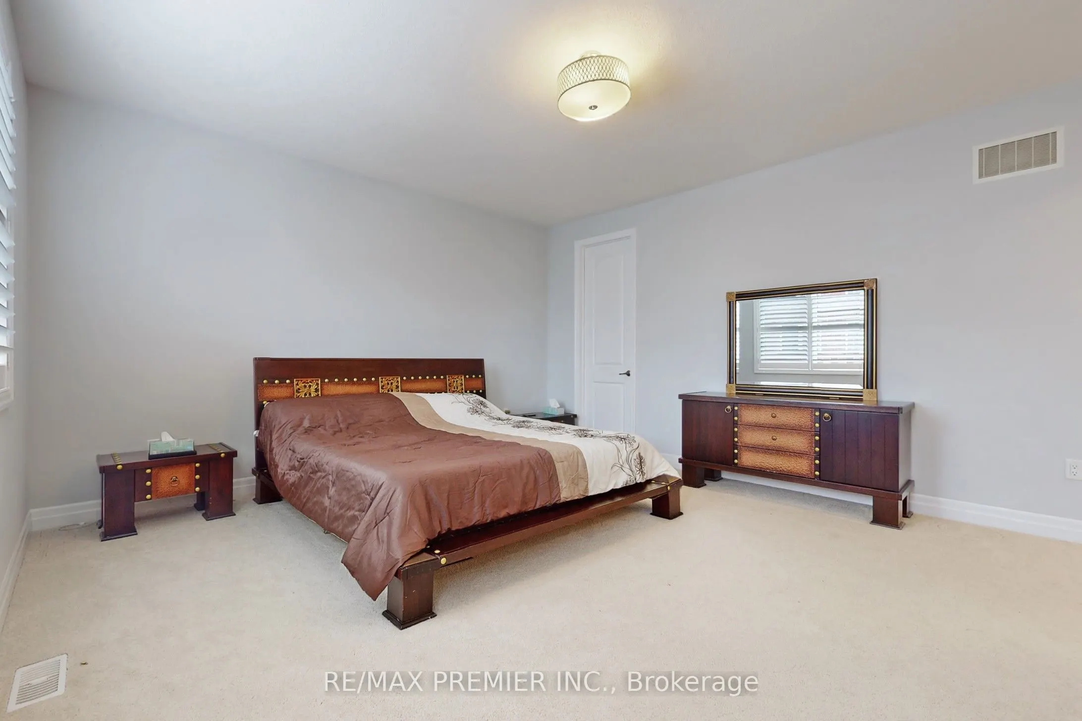 140 Magnolia Crescent