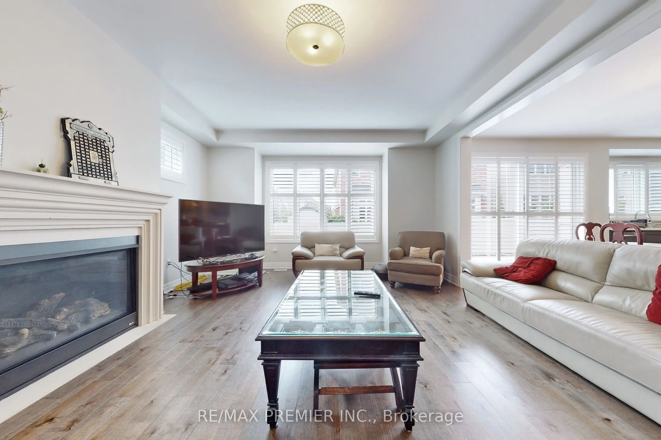 140 Magnolia Crescent