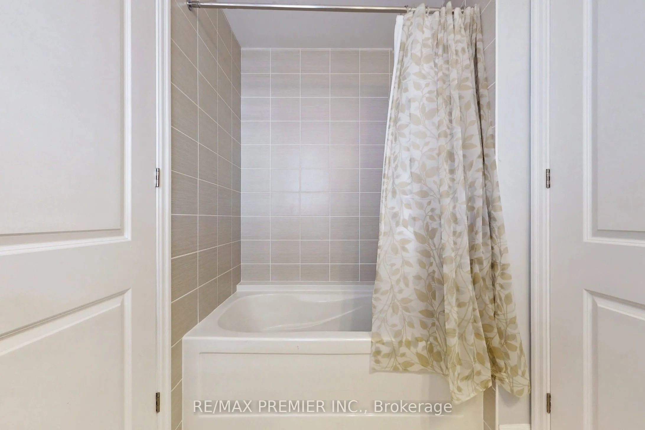 140 Magnolia Crescent