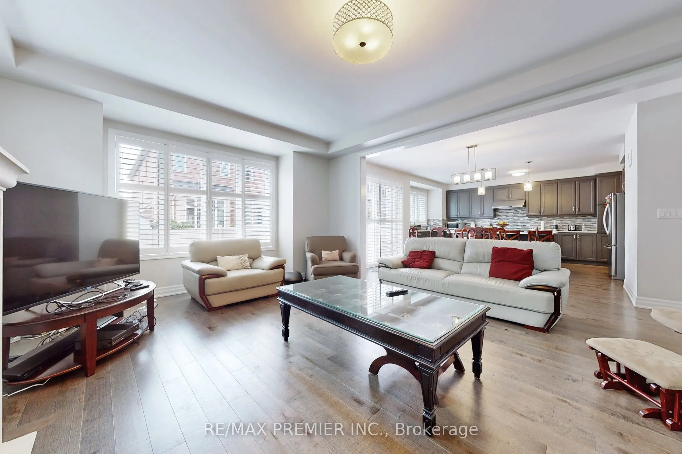 140 Magnolia Crescent