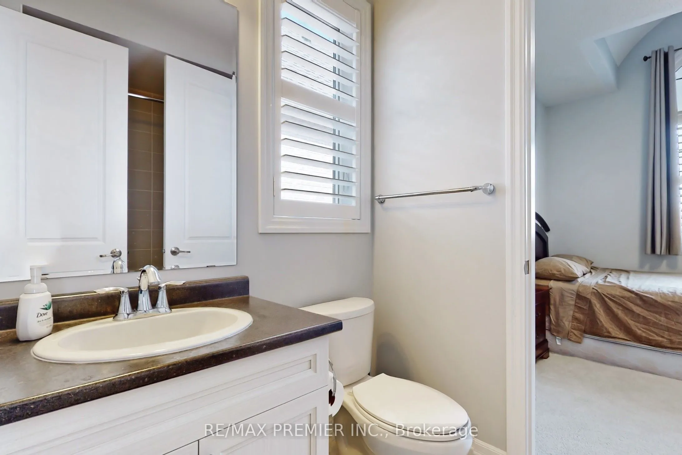 140 Magnolia Crescent