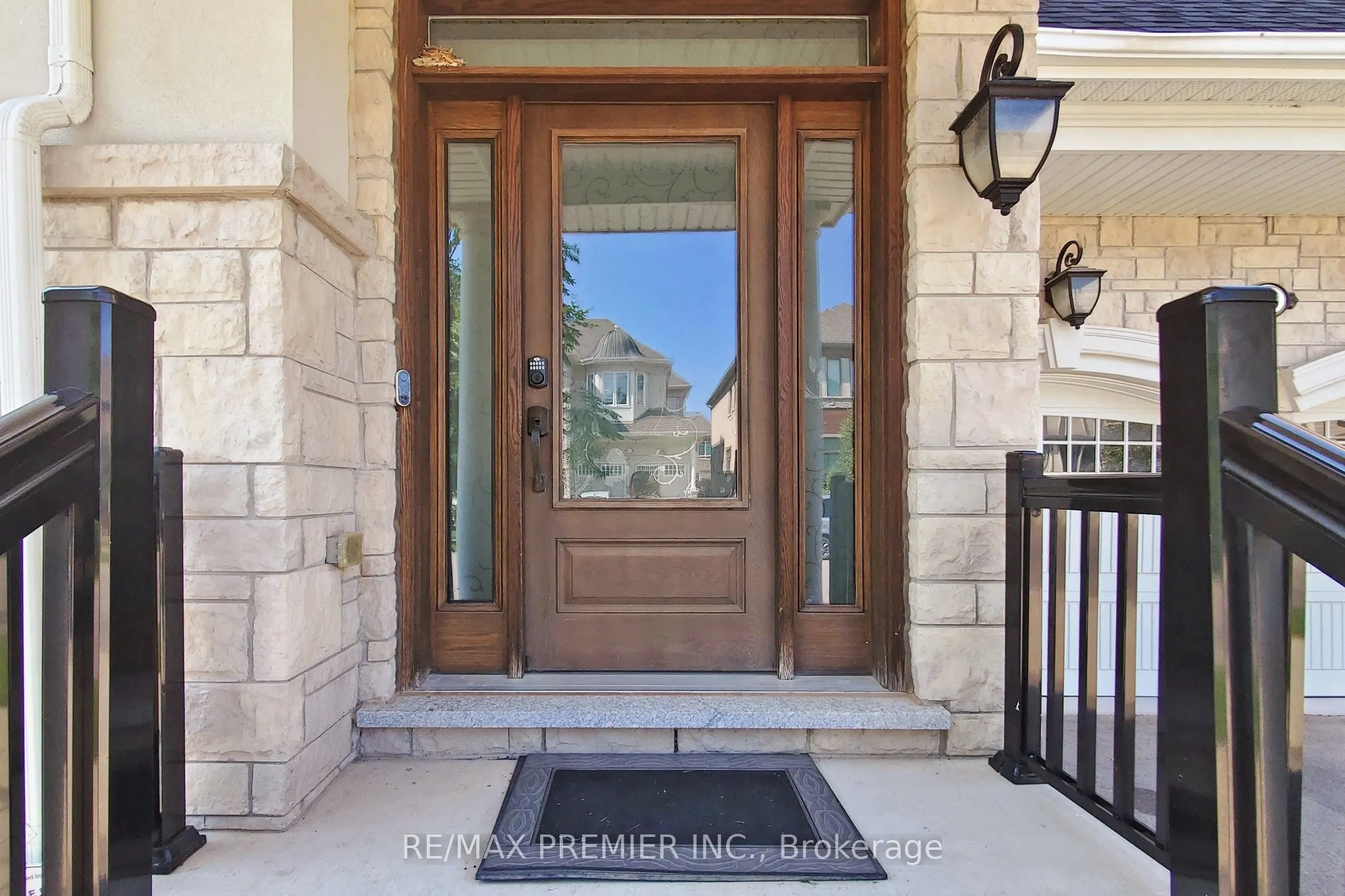 140 Magnolia Crescent