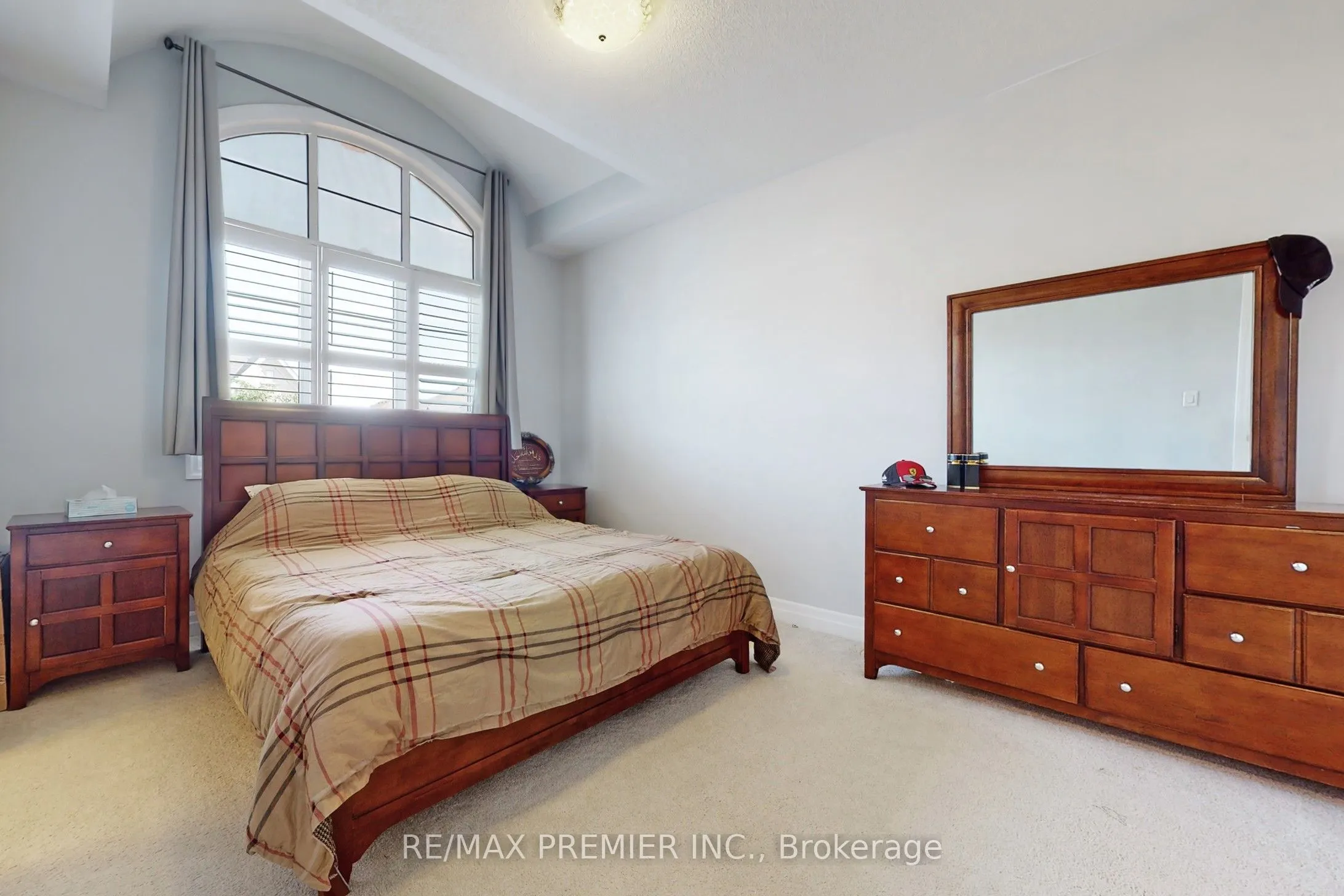 140 Magnolia Crescent