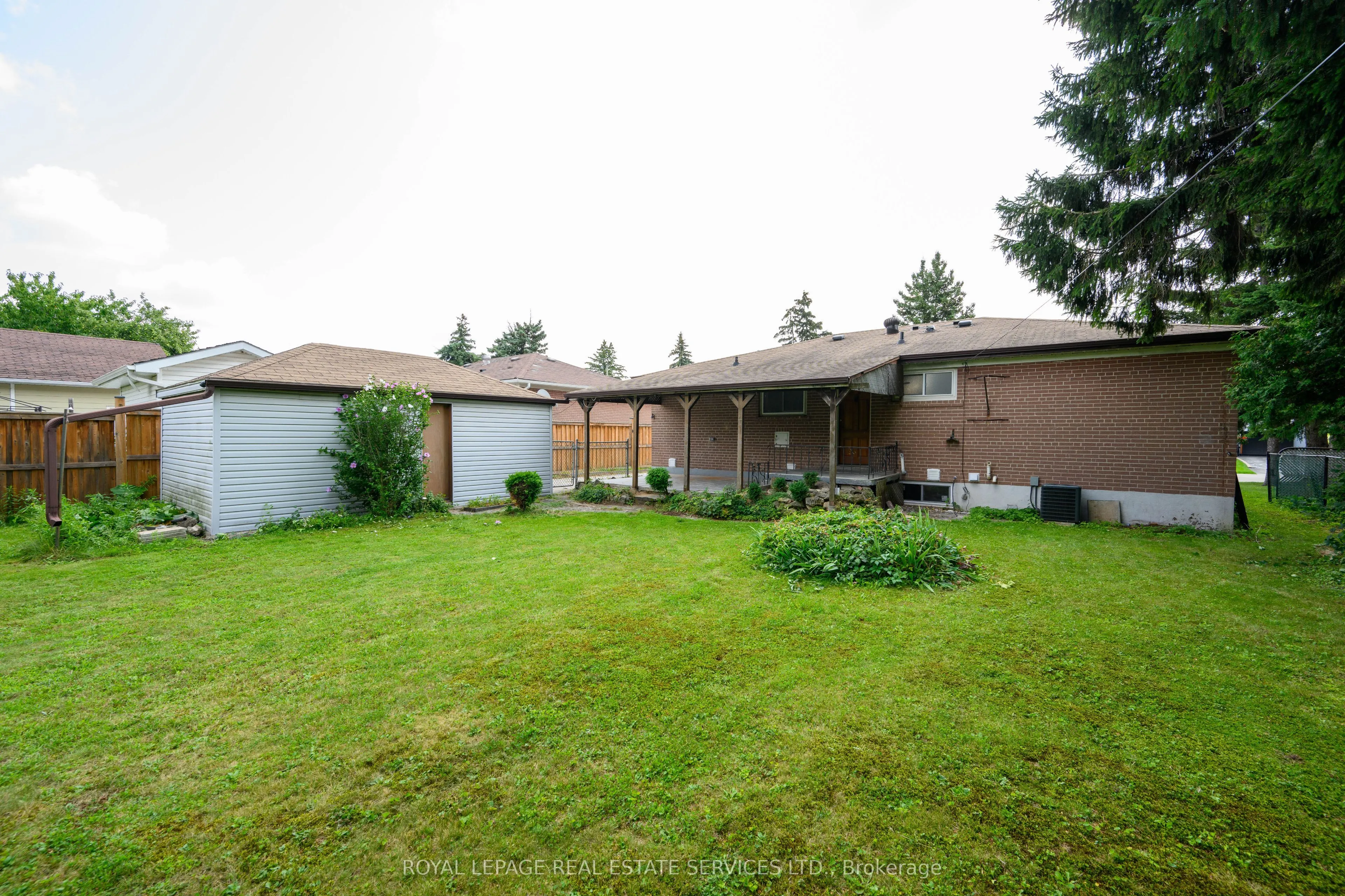 1295 Pinegrove Road, #Lower