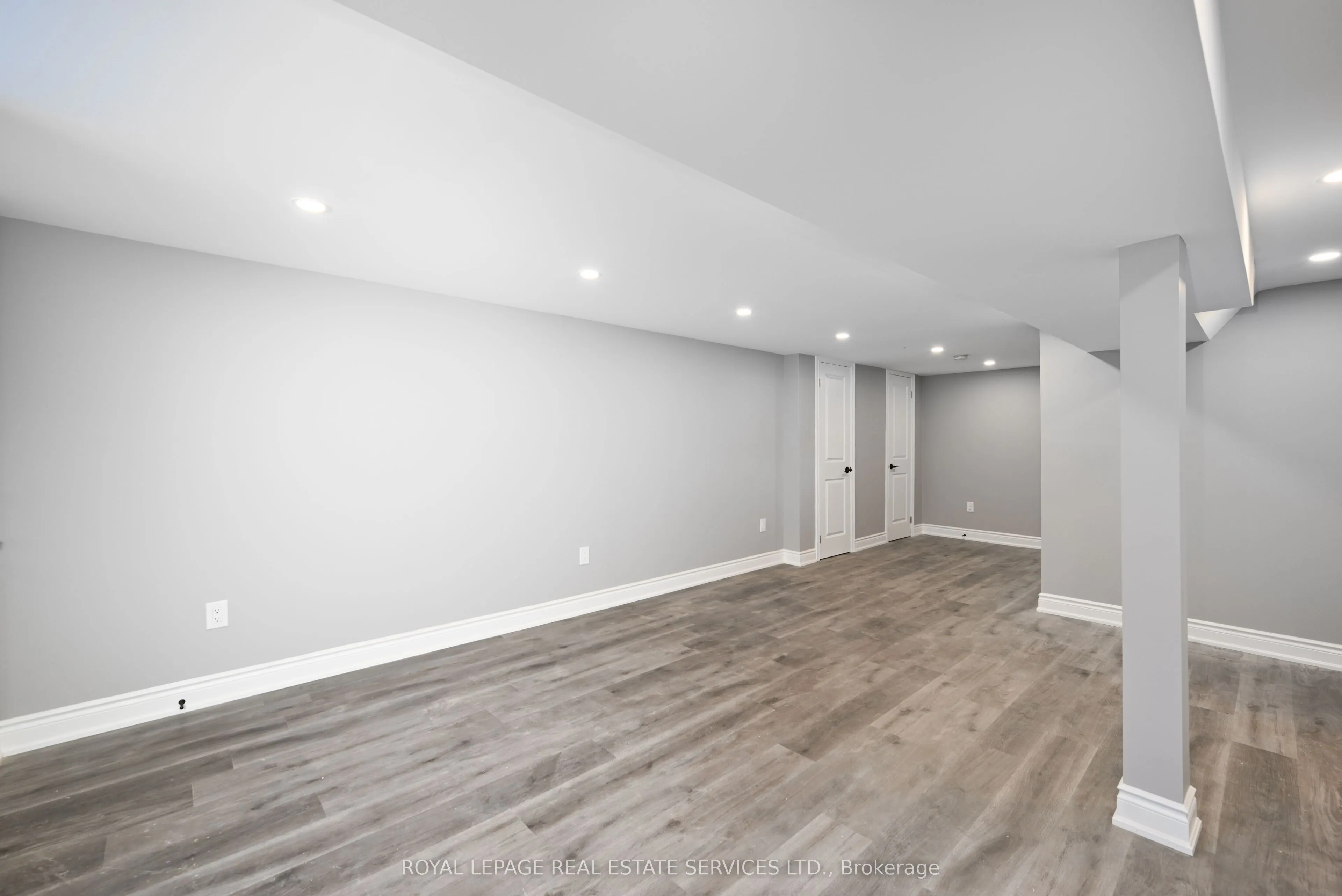 1295 Pinegrove Road, #Lower