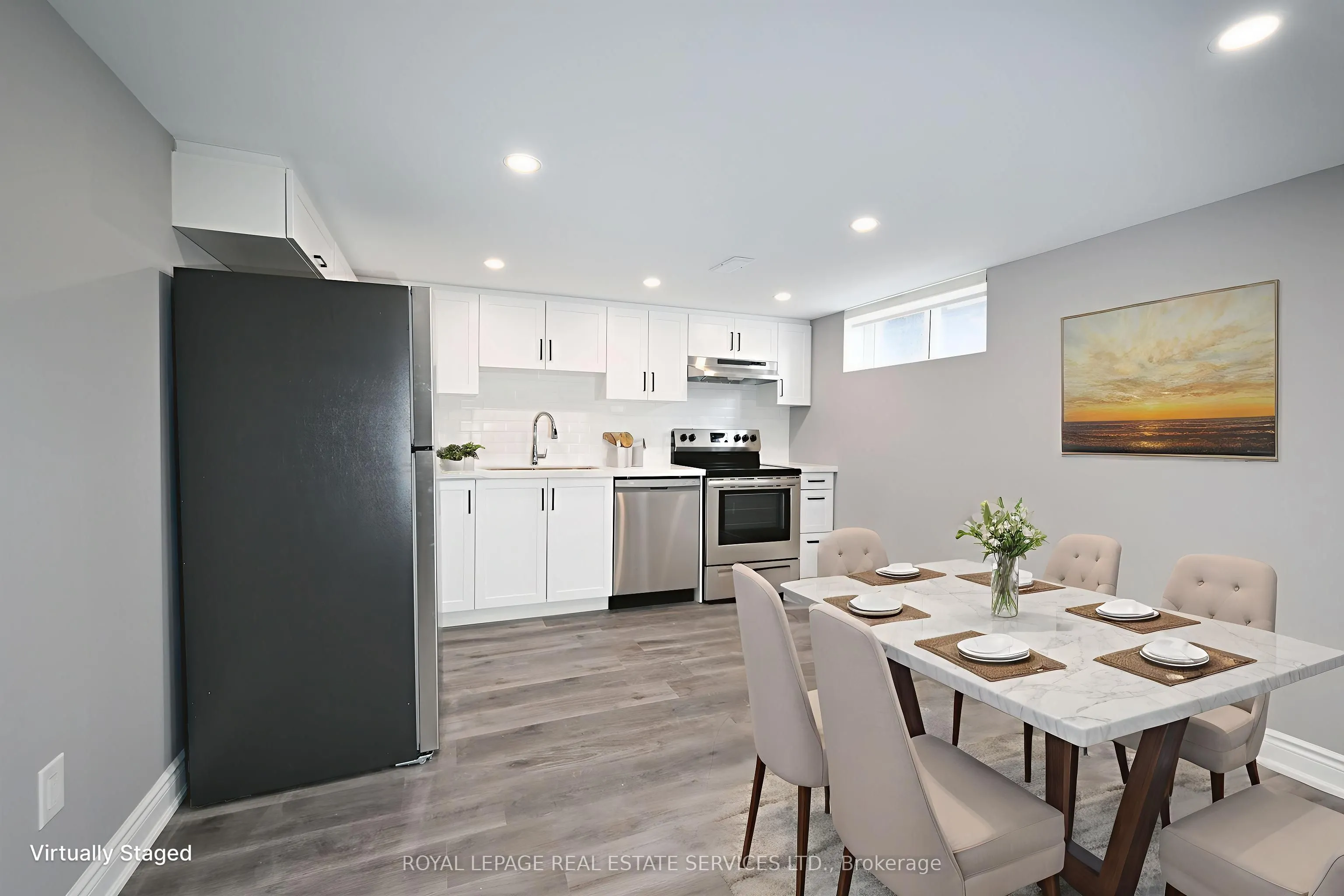 1295 Pinegrove Road, #Lower