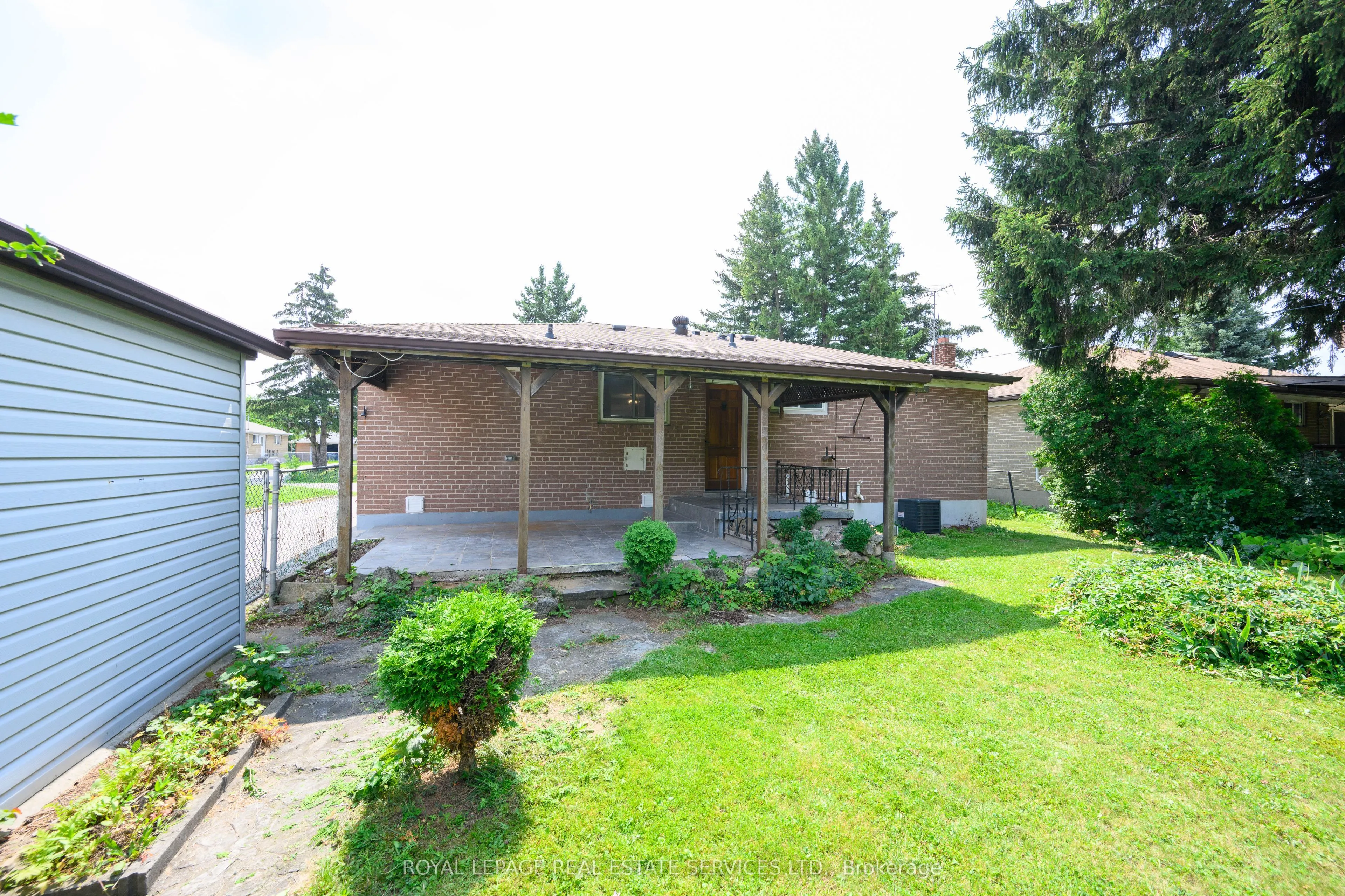 1295 Pinegrove Road, #Lower