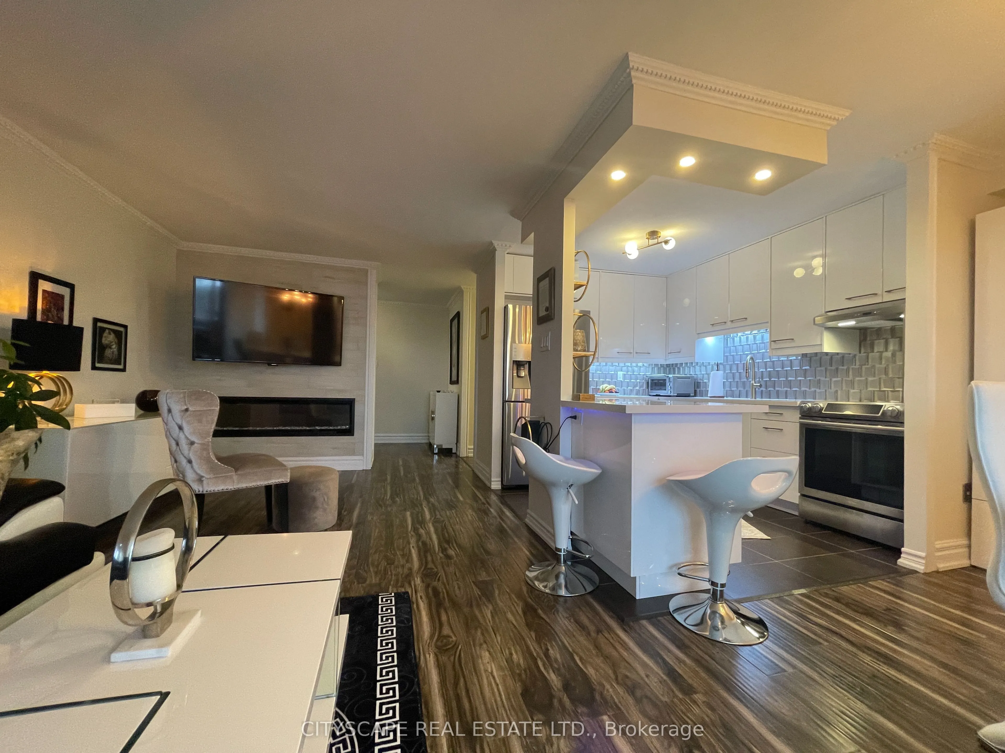 355 Rathburn Road E, #704