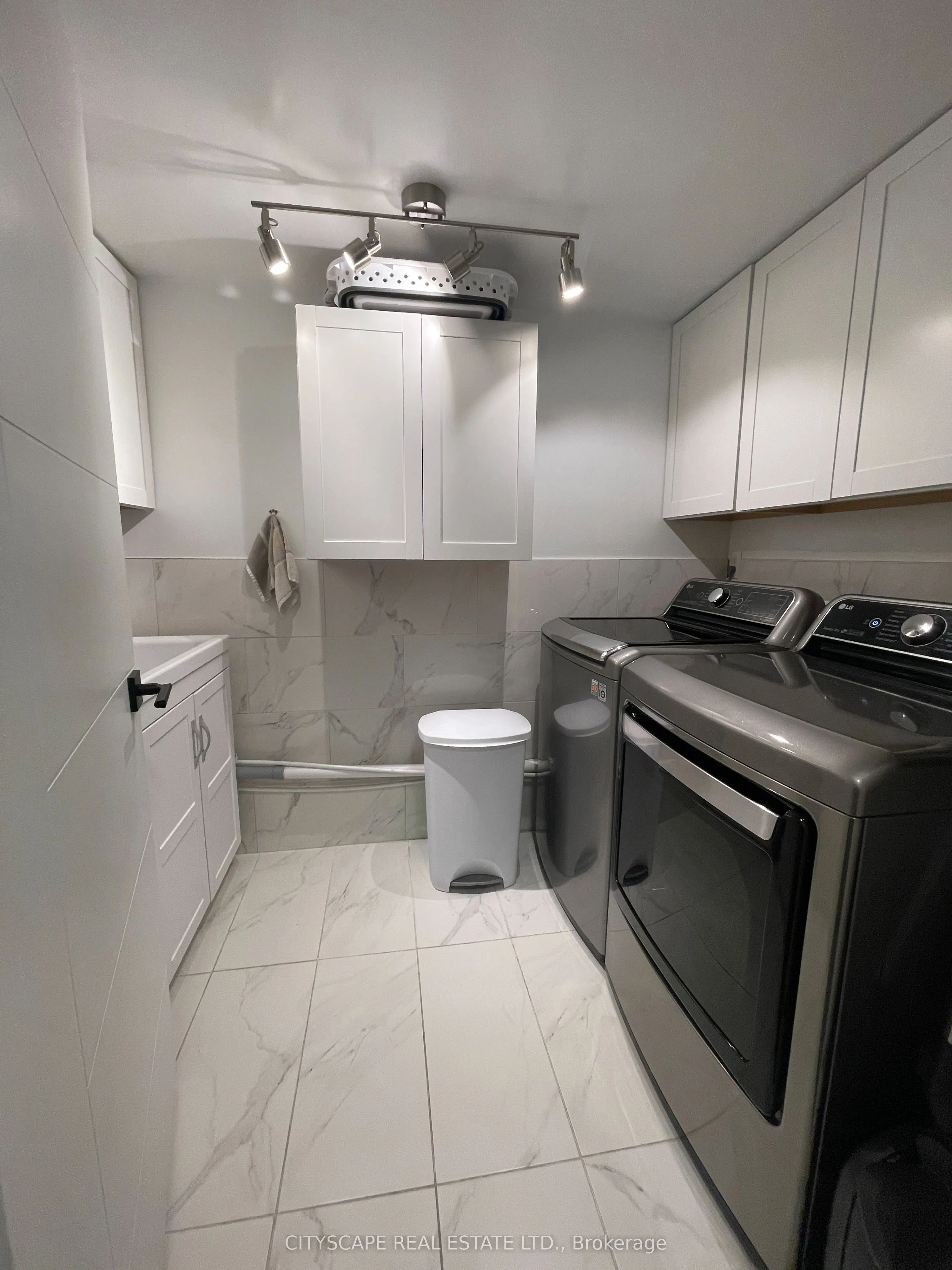 355 Rathburn Road E, #704