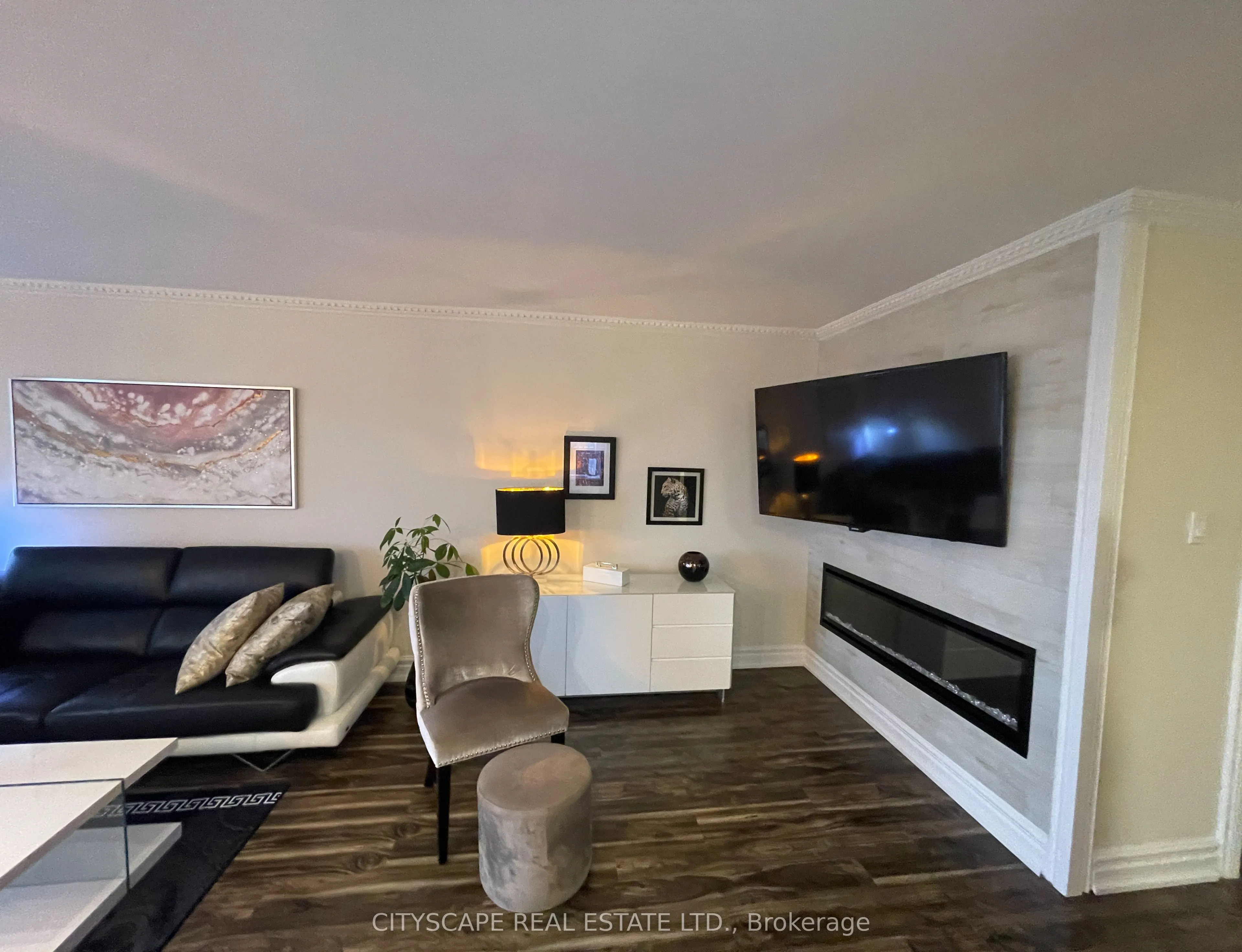 355 Rathburn Road E, #704