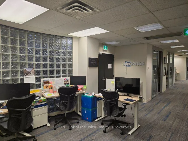 2600 Skymark Avenue, #6-202