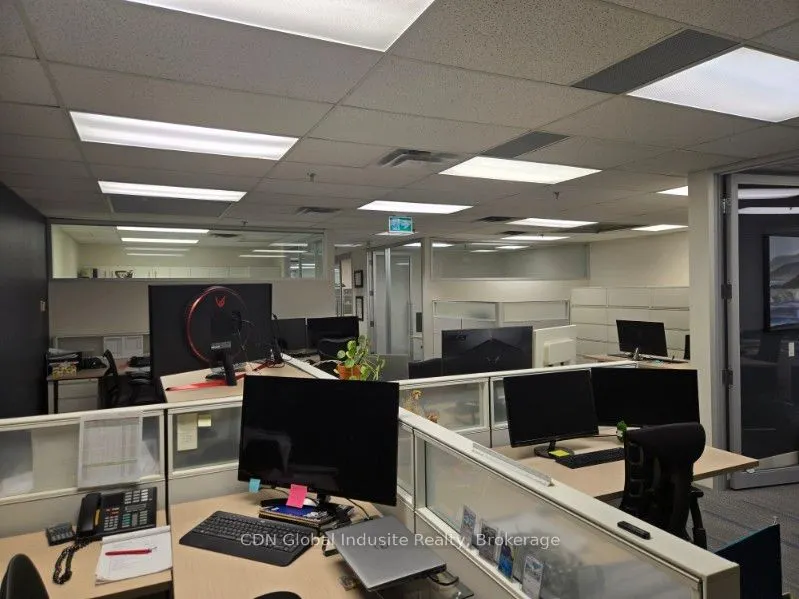 2600 Skymark Avenue, #6-202