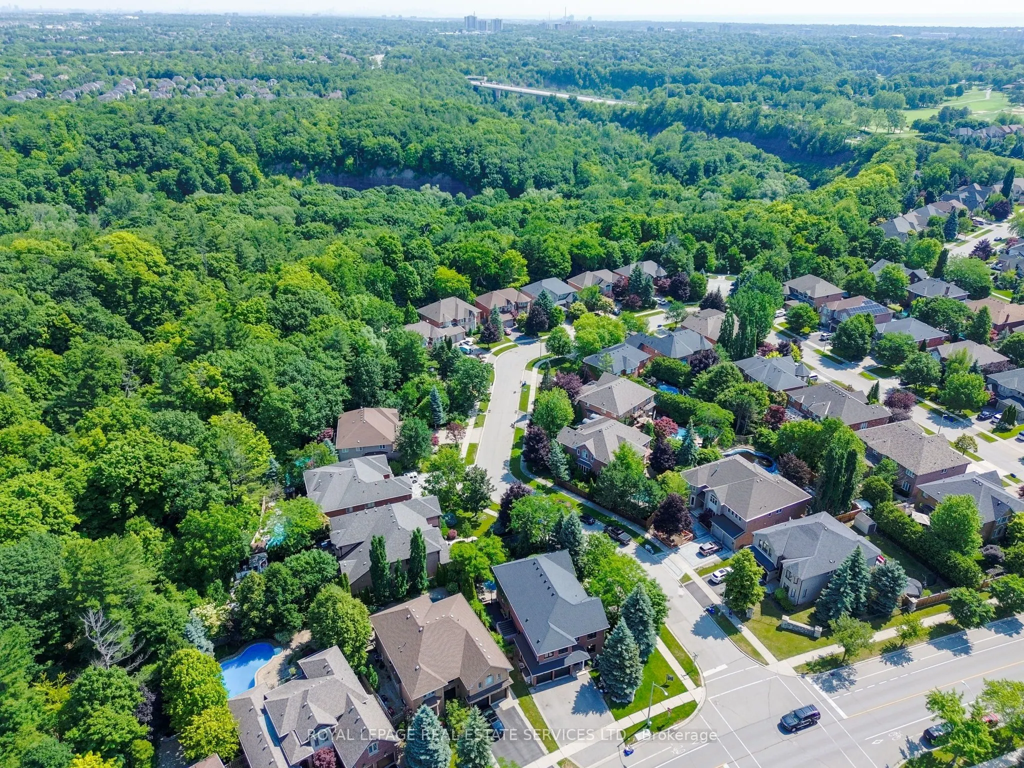 1079 Skyvalley Crescent