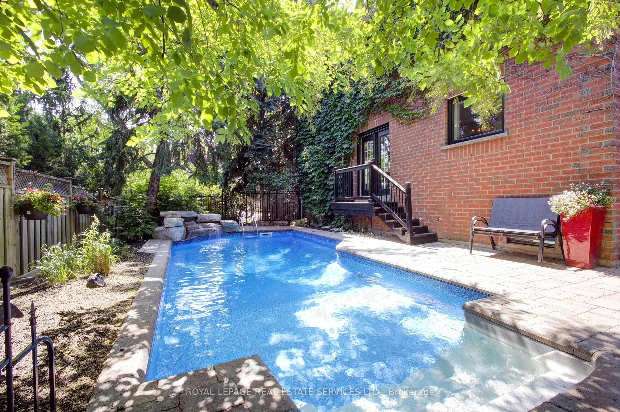 1079 Skyvalley Crescent