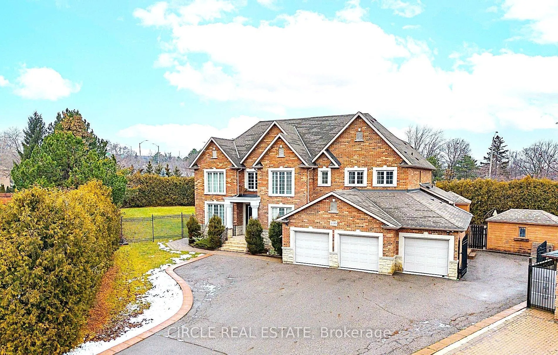 2489 Olinda Court