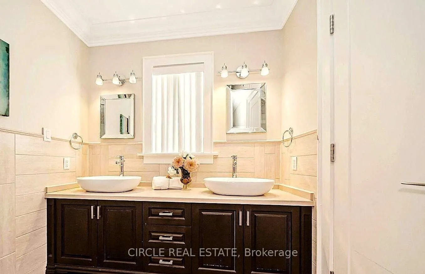 2489 Olinda Court