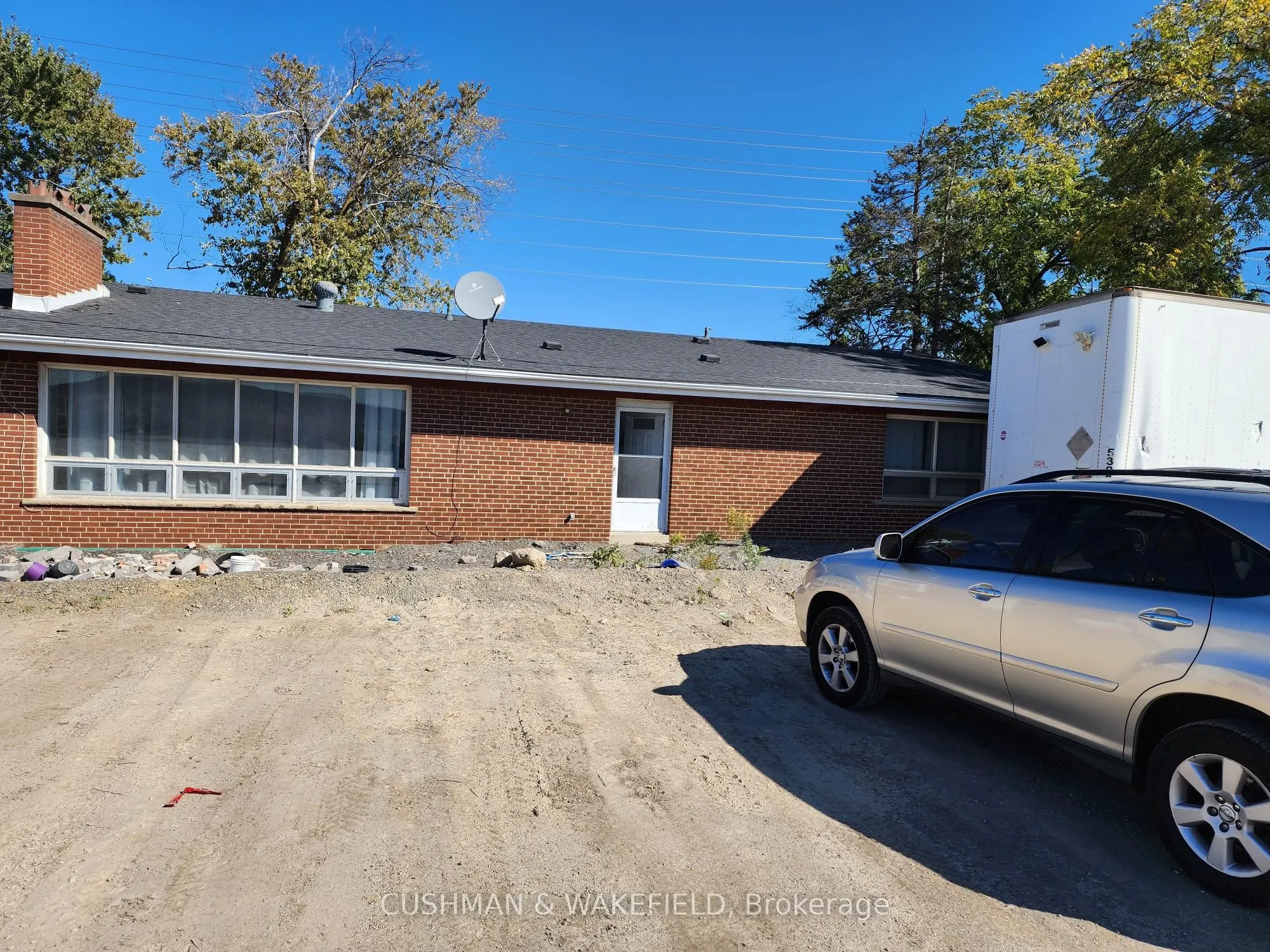 8412-8424 Goreway Drive