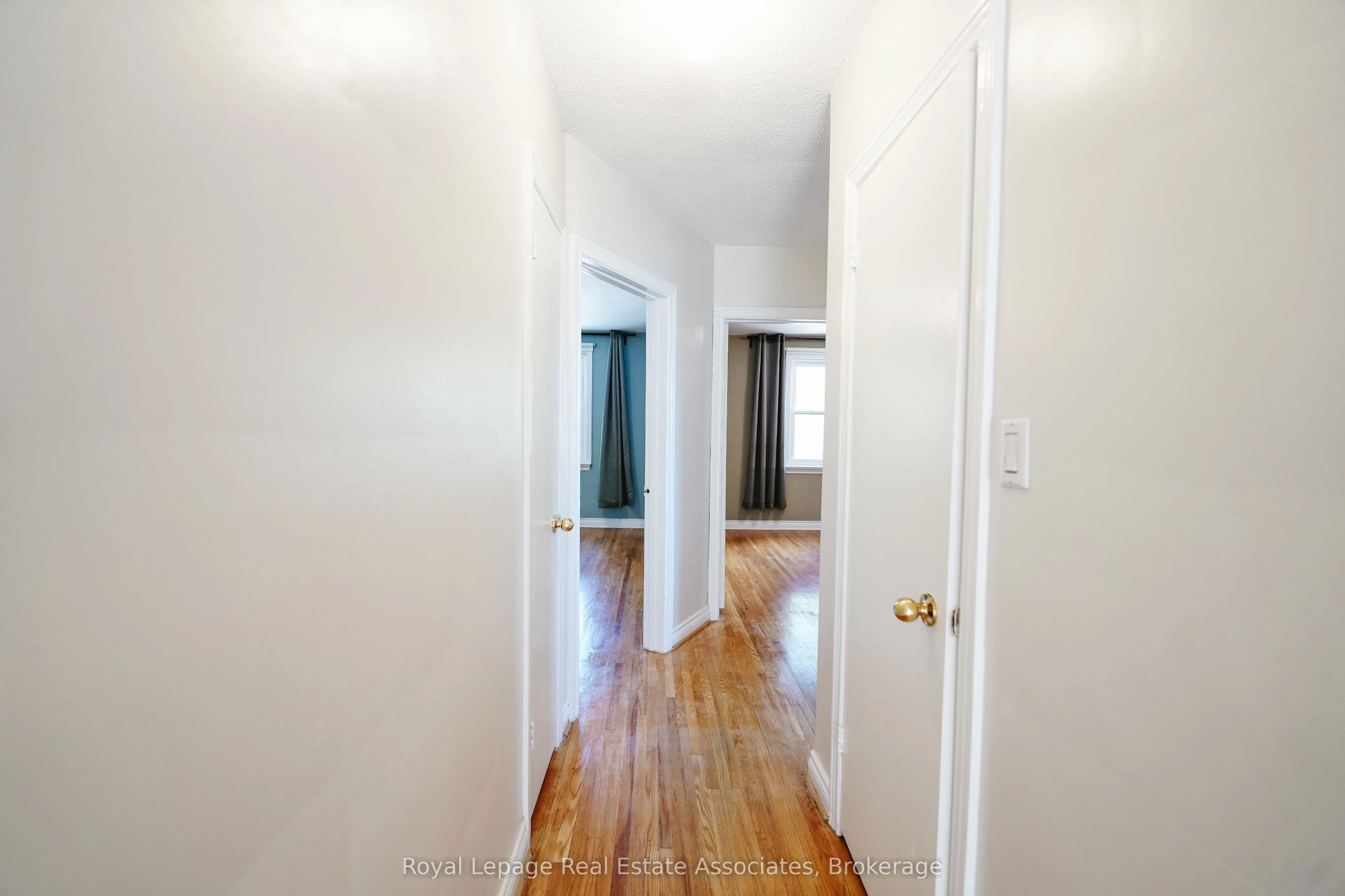 9 Mississauga Road N, #Upper