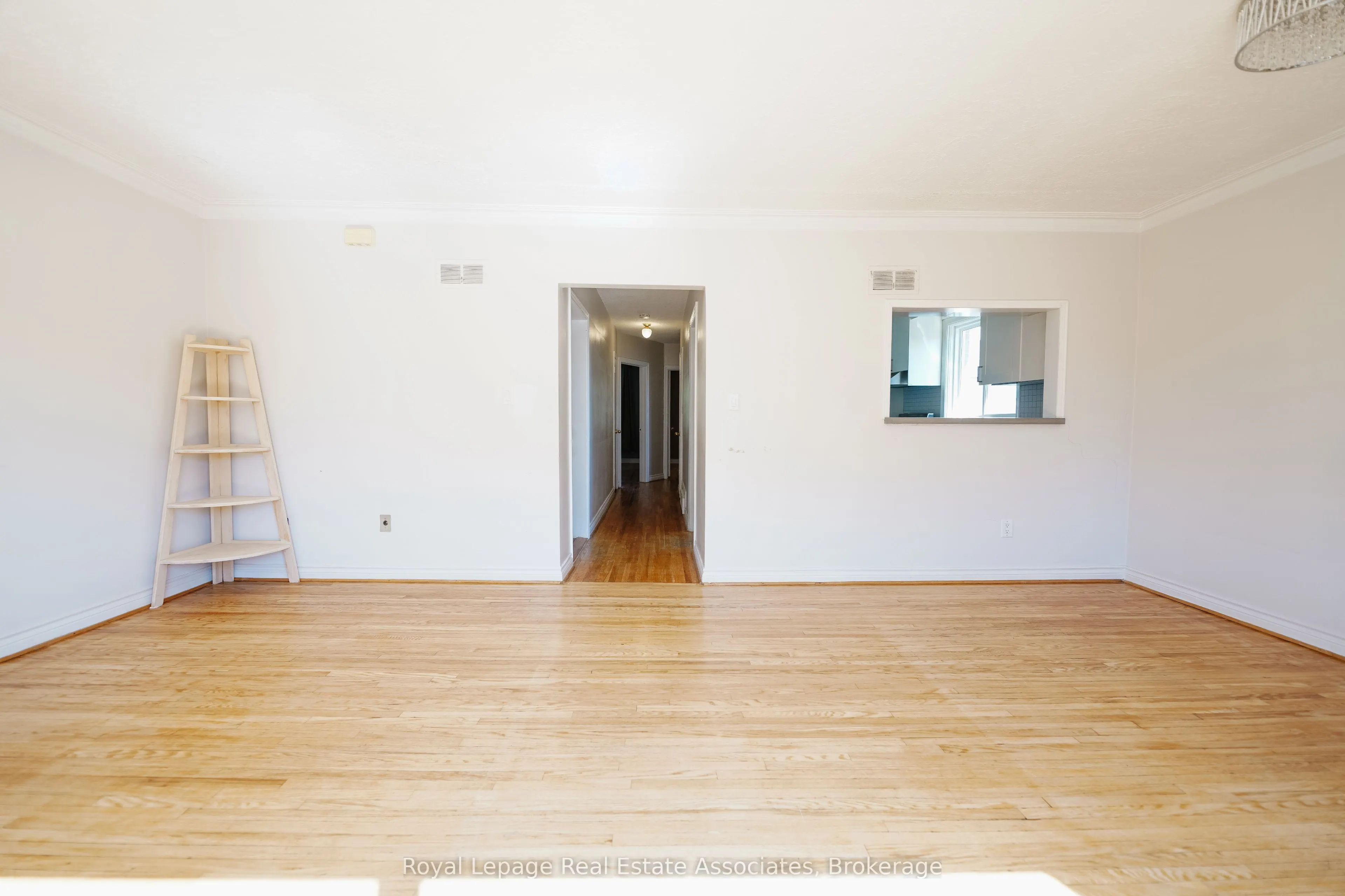 9 Mississauga Road N, #Upper