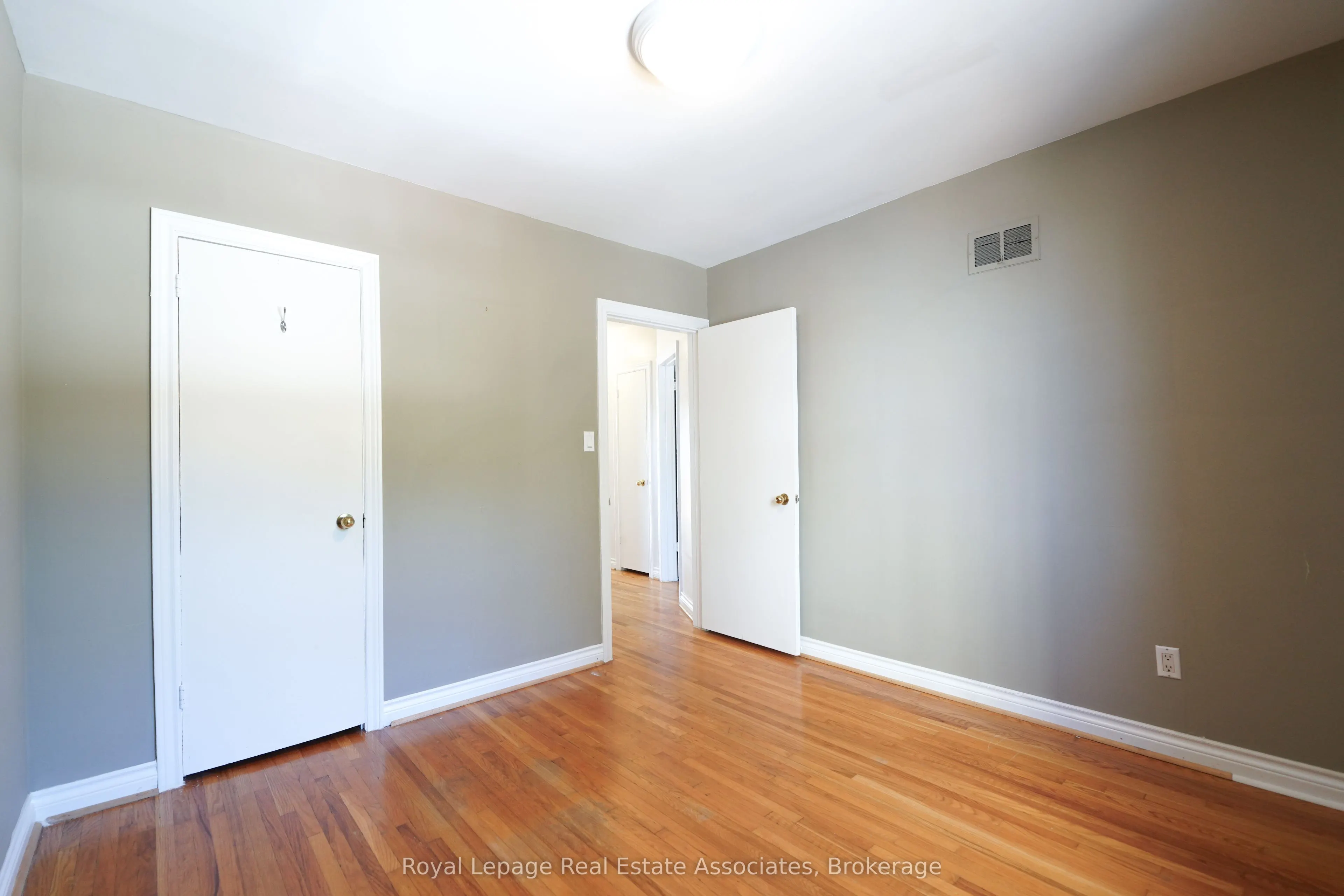 9 Mississauga Road N, #Upper