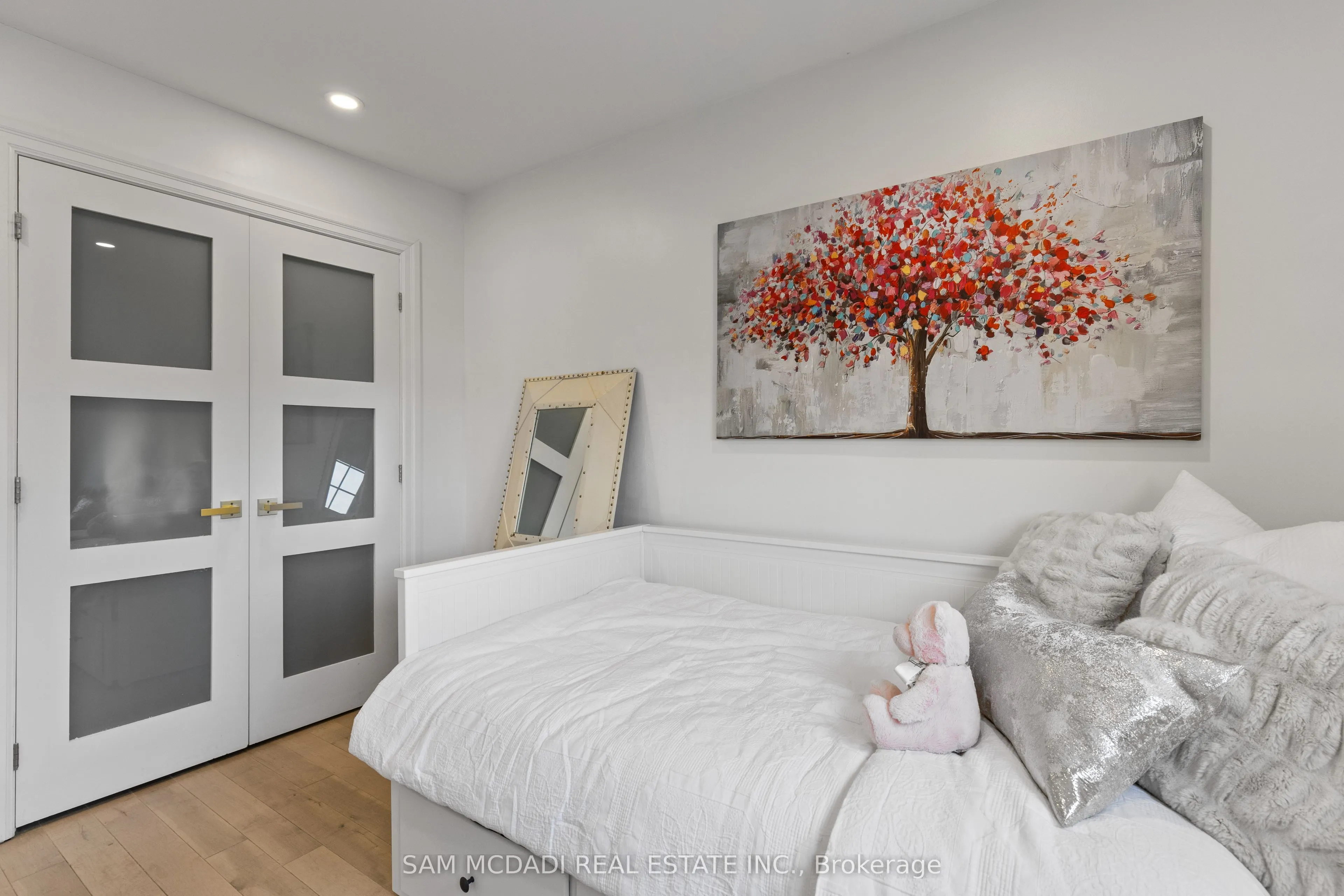 2284 Glastonbury Road