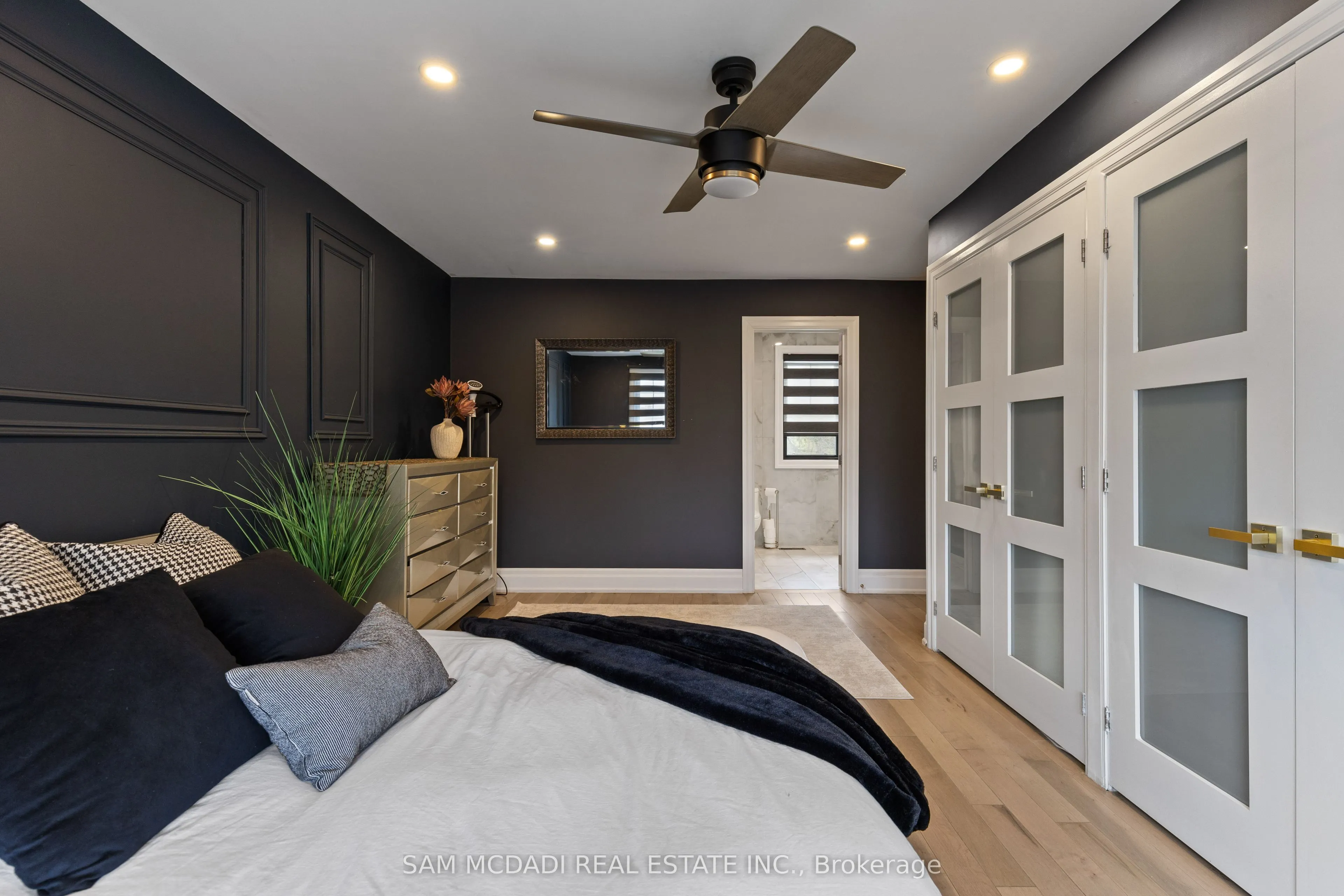 2284 Glastonbury Road