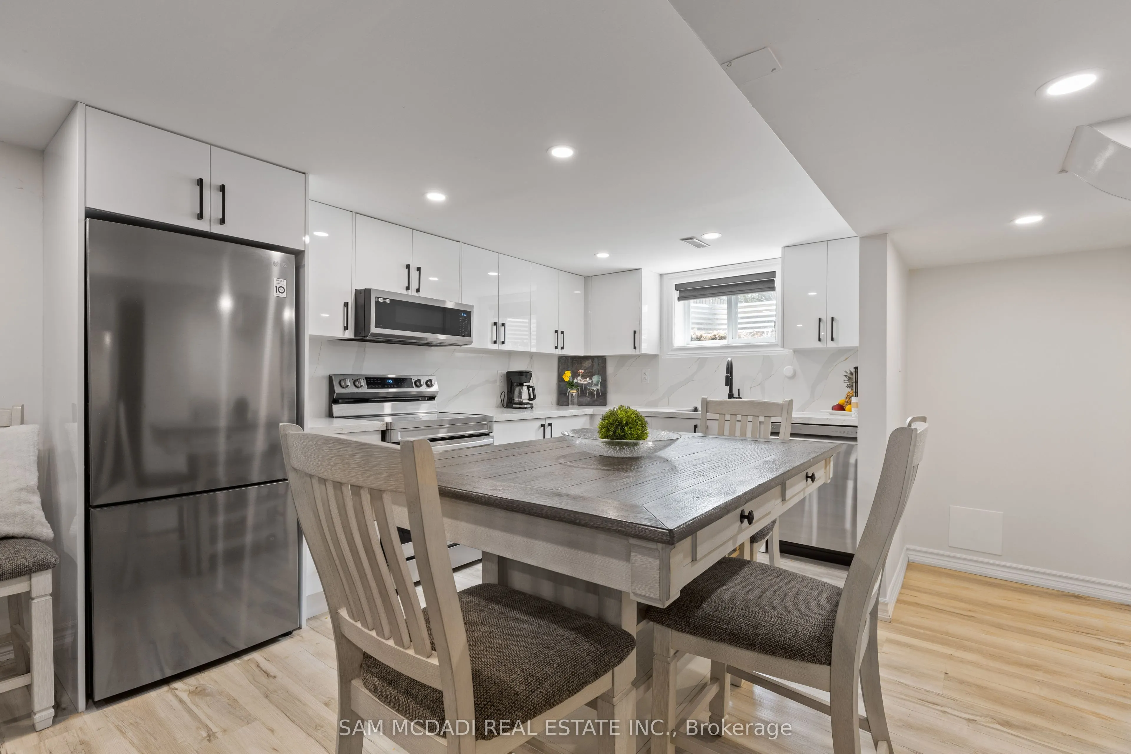 2284 Glastonbury Road