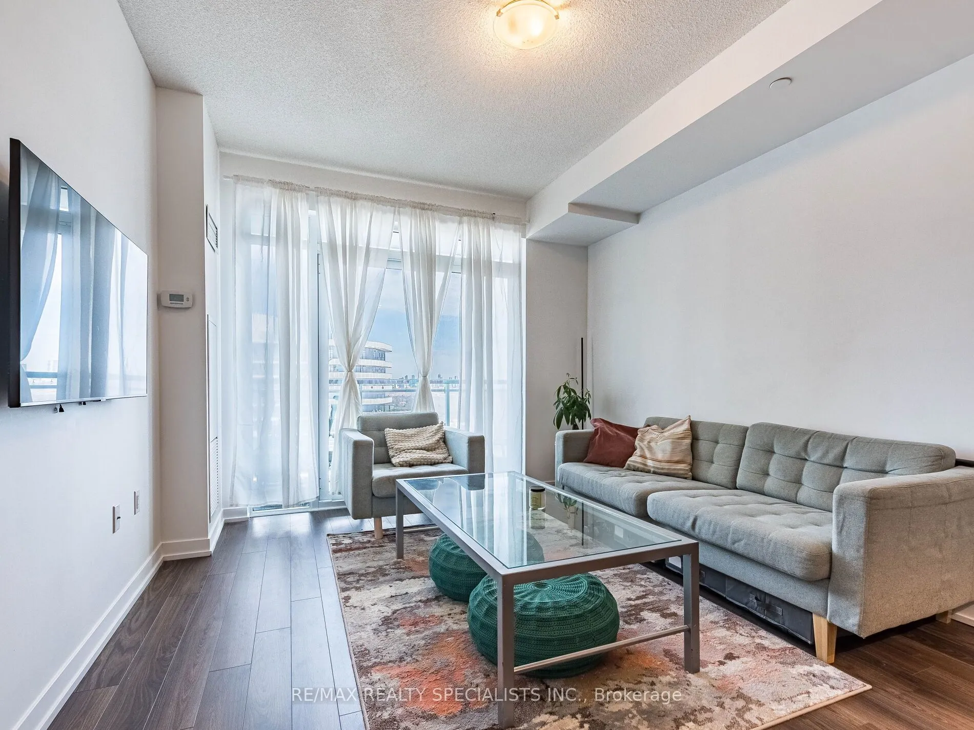 2560 Eglinton Avenue W, #1902