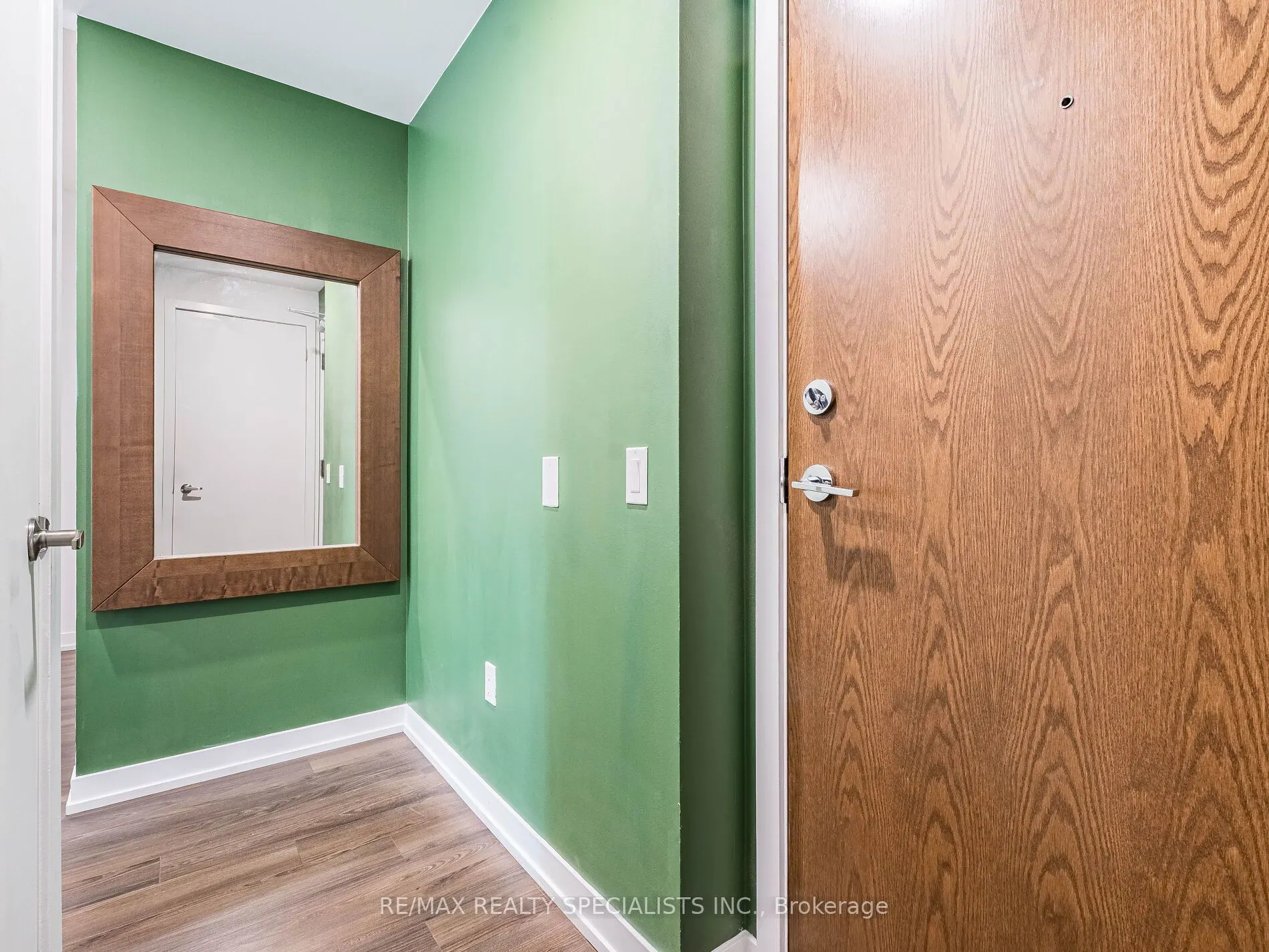 2560 Eglinton Avenue W, #1902