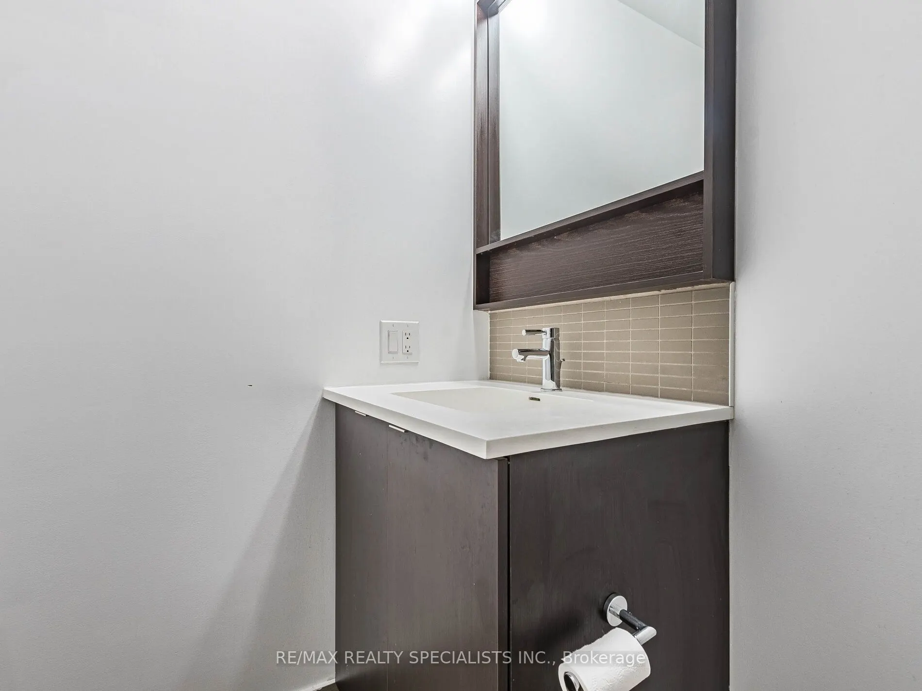 2560 Eglinton Avenue W, #1902