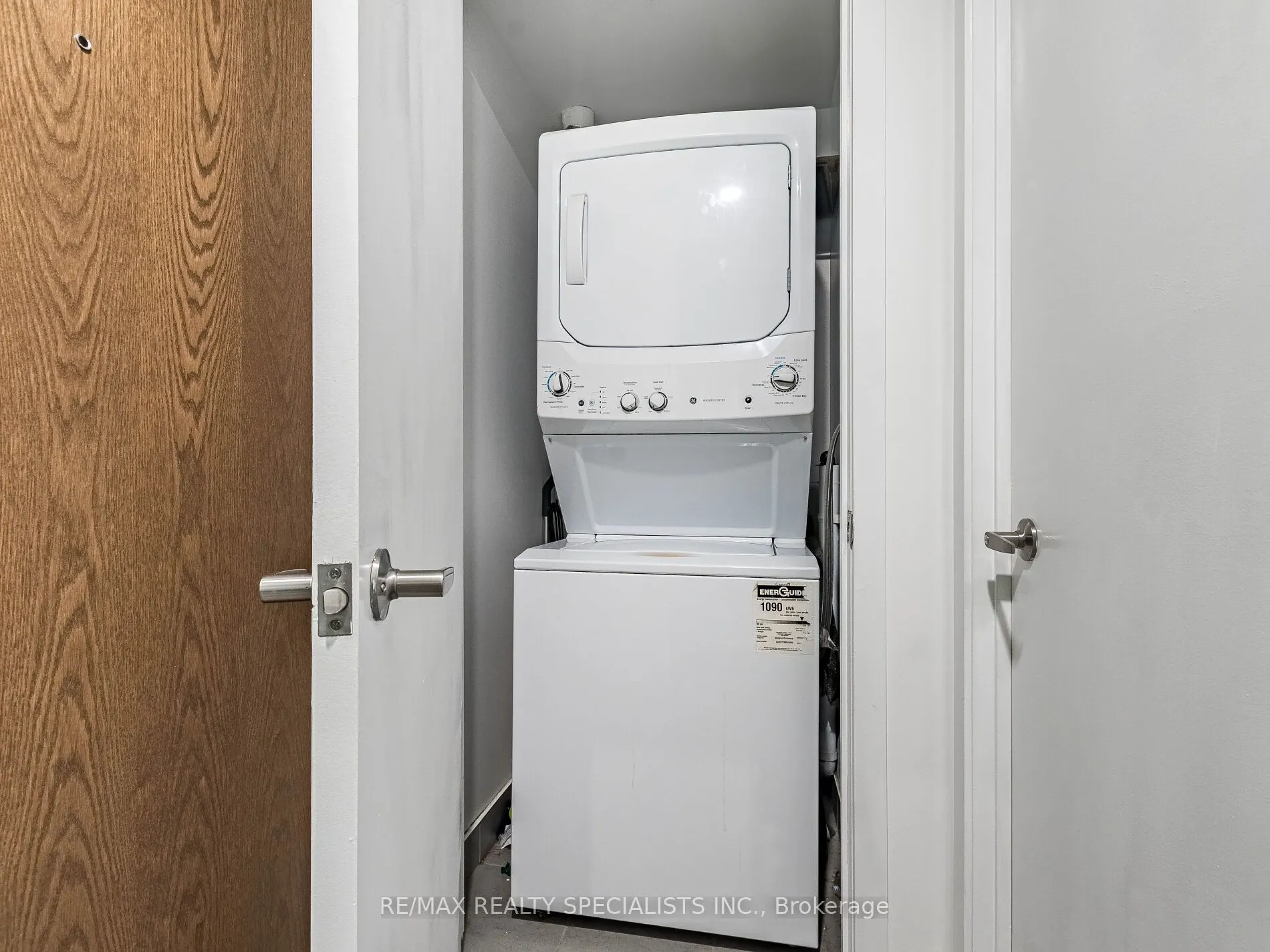 2560 Eglinton Avenue W, #1902