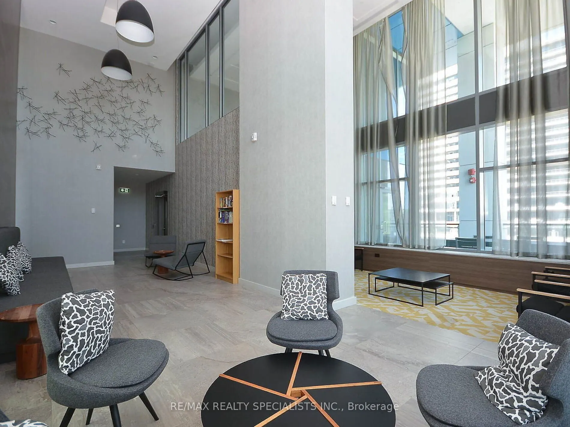 2560 Eglinton Avenue W, #1902