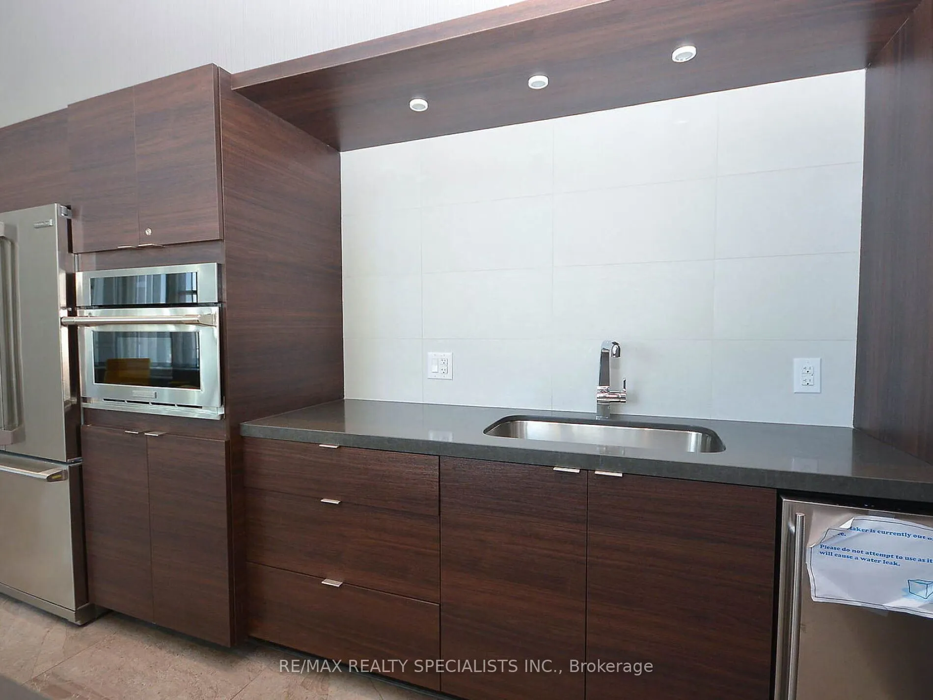 2560 Eglinton Avenue W, #1902