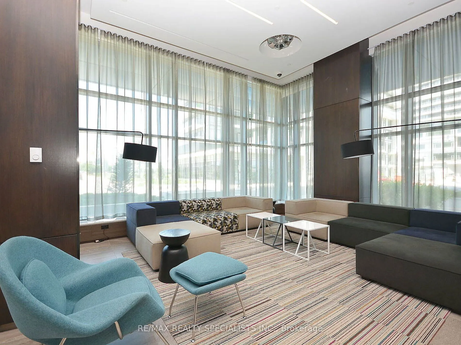 2560 Eglinton Avenue W, #1902