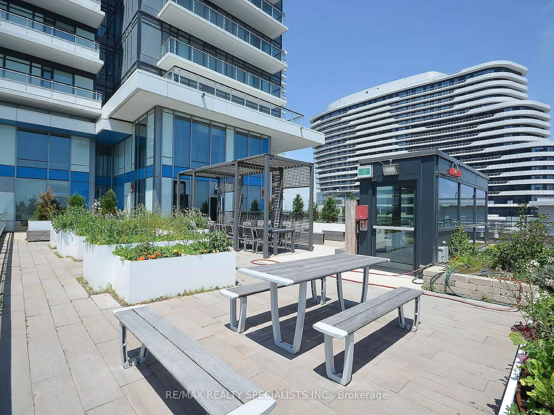 2560 Eglinton Avenue W, #1902