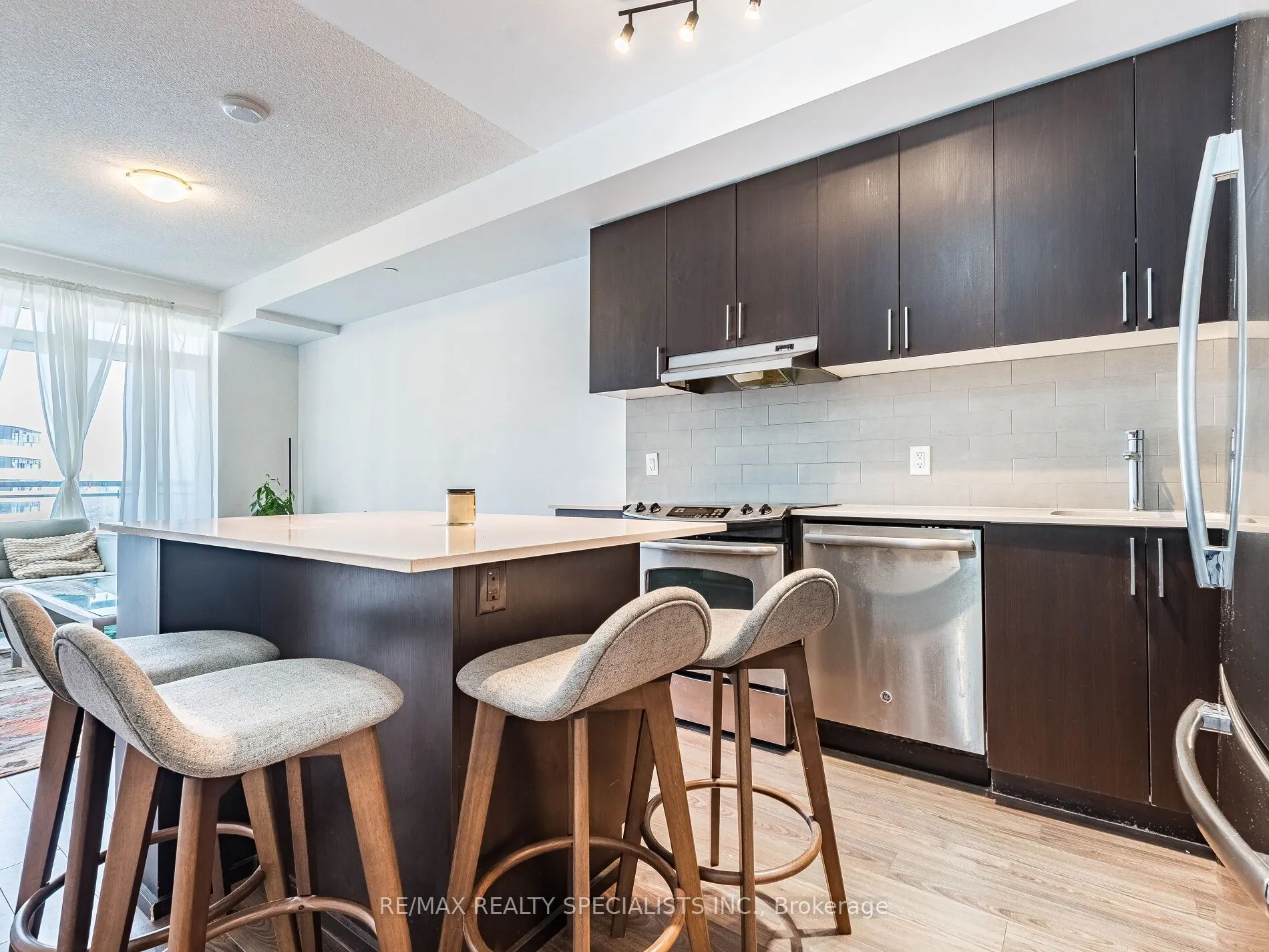 2560 Eglinton Avenue W, #1902