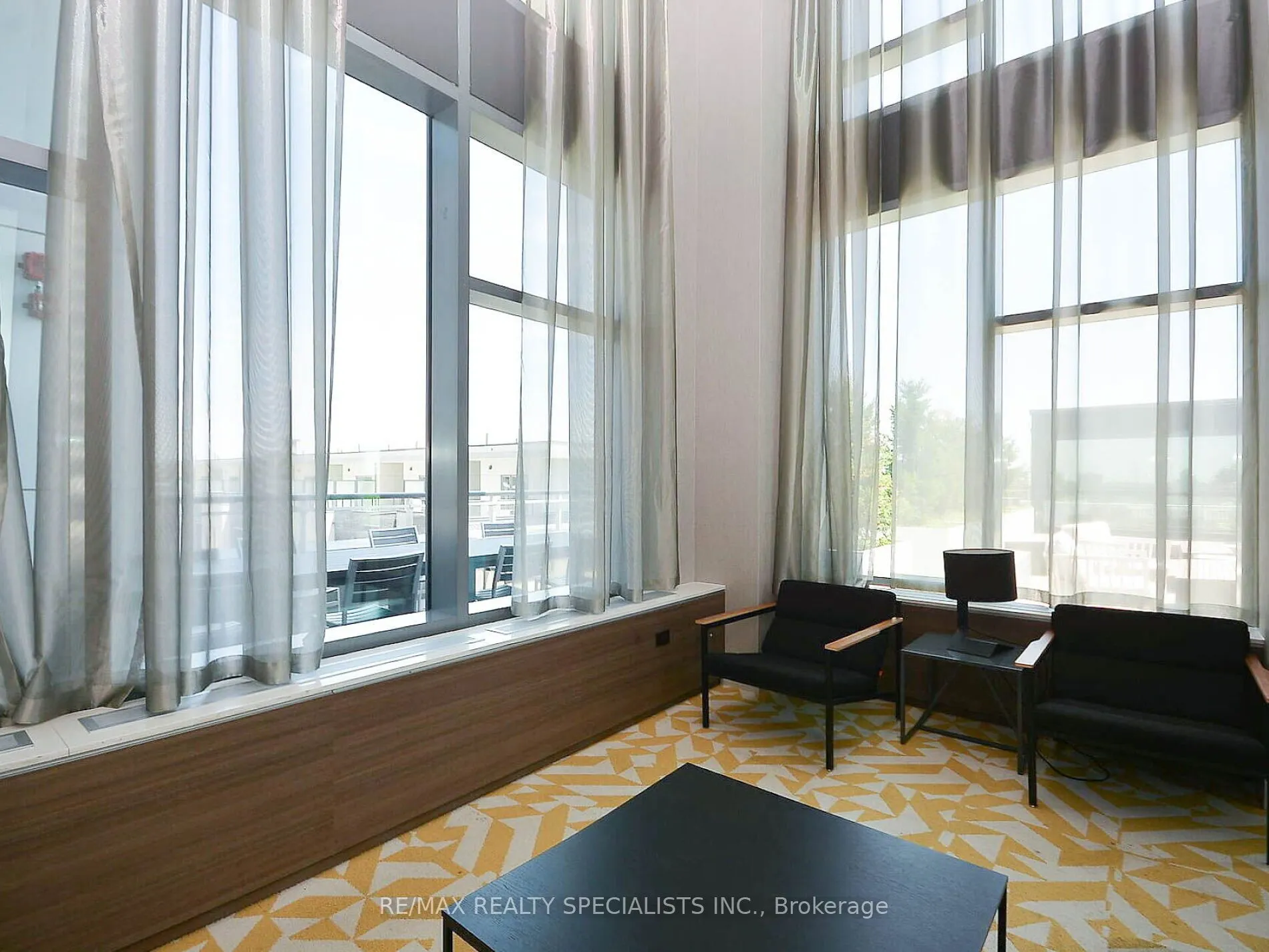 2560 Eglinton Avenue W, #1902