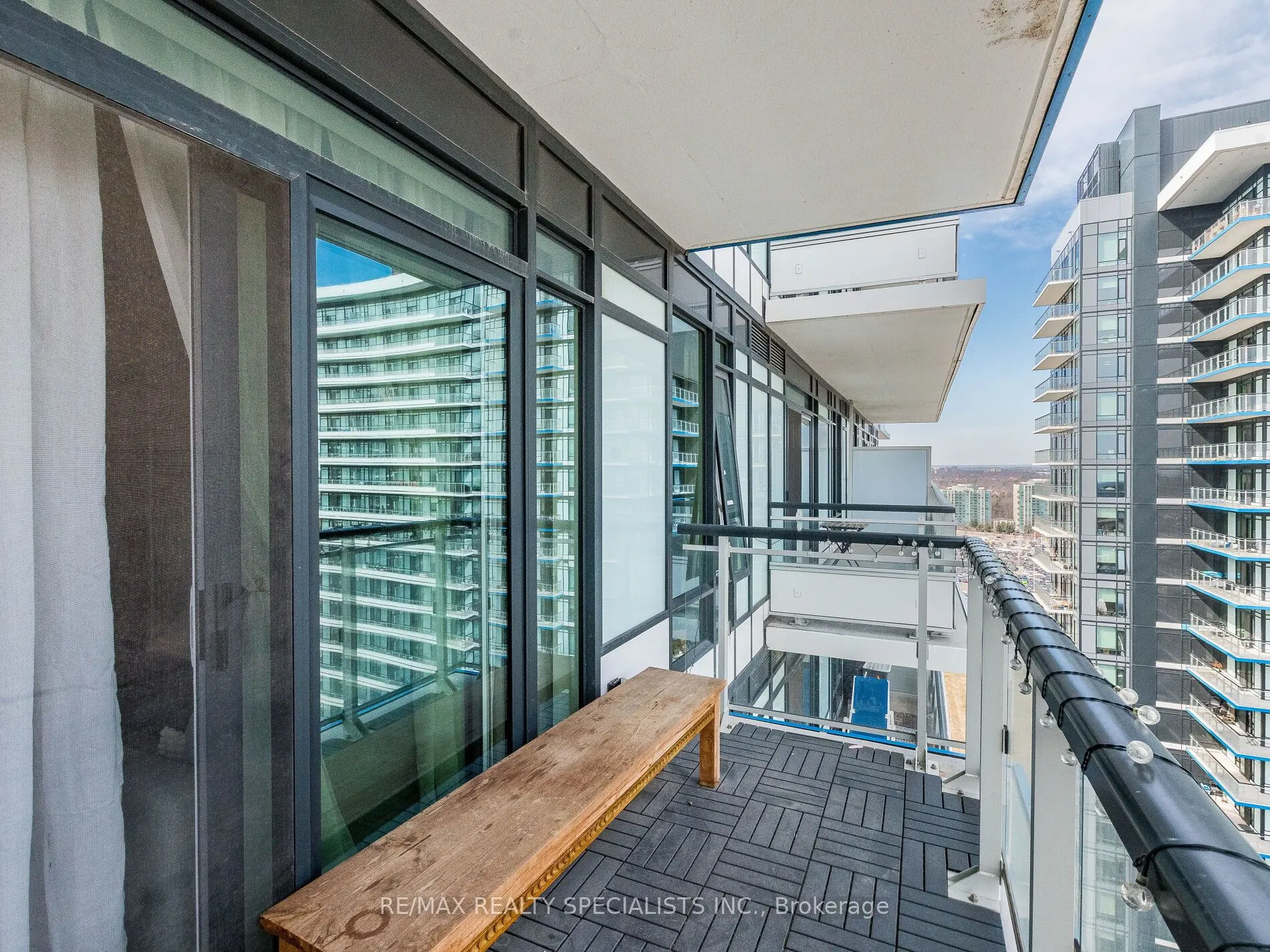 2560 Eglinton Avenue W, #1902