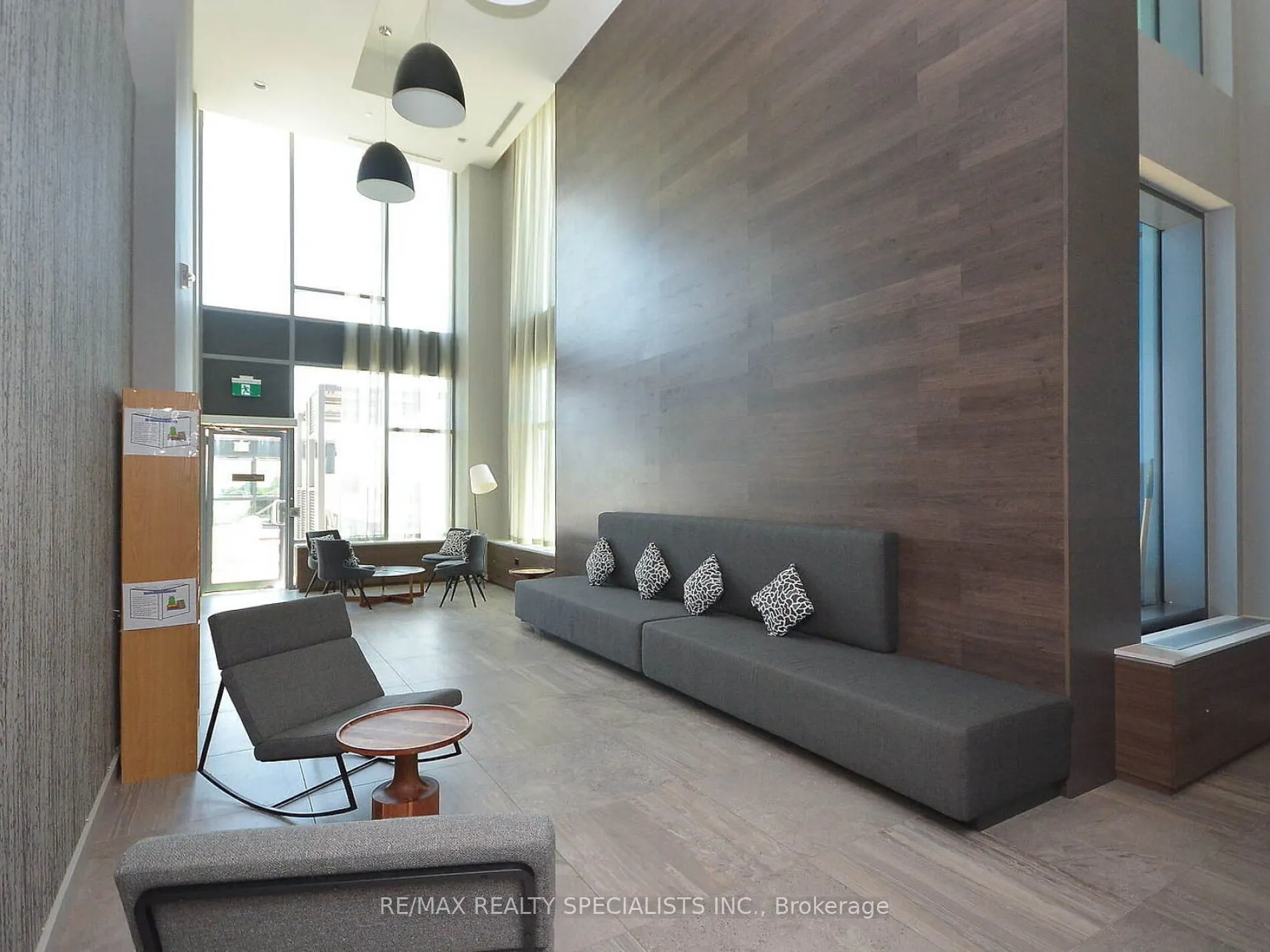 2560 Eglinton Avenue W, #1902